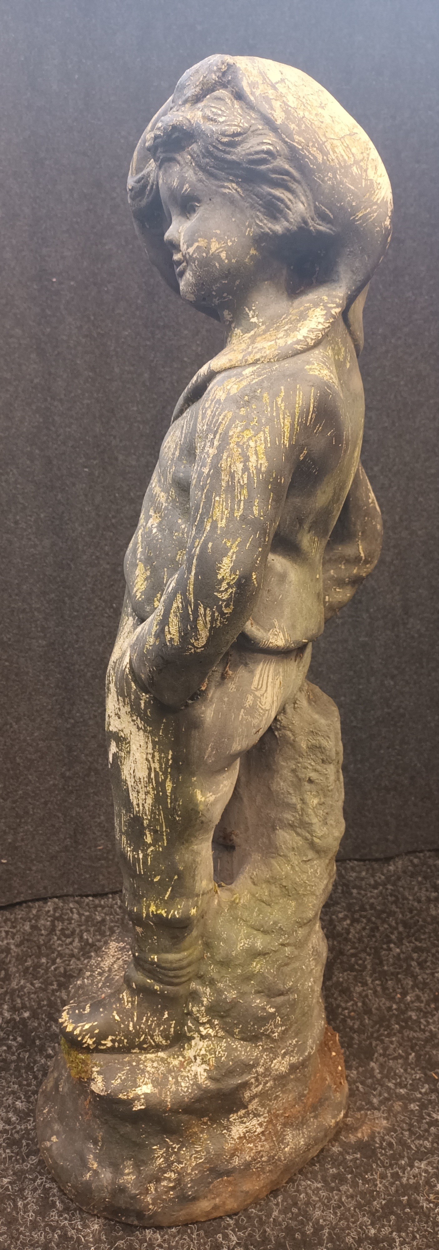 Stone garden statue of a young boy [70cm high] - Image 2 of 4