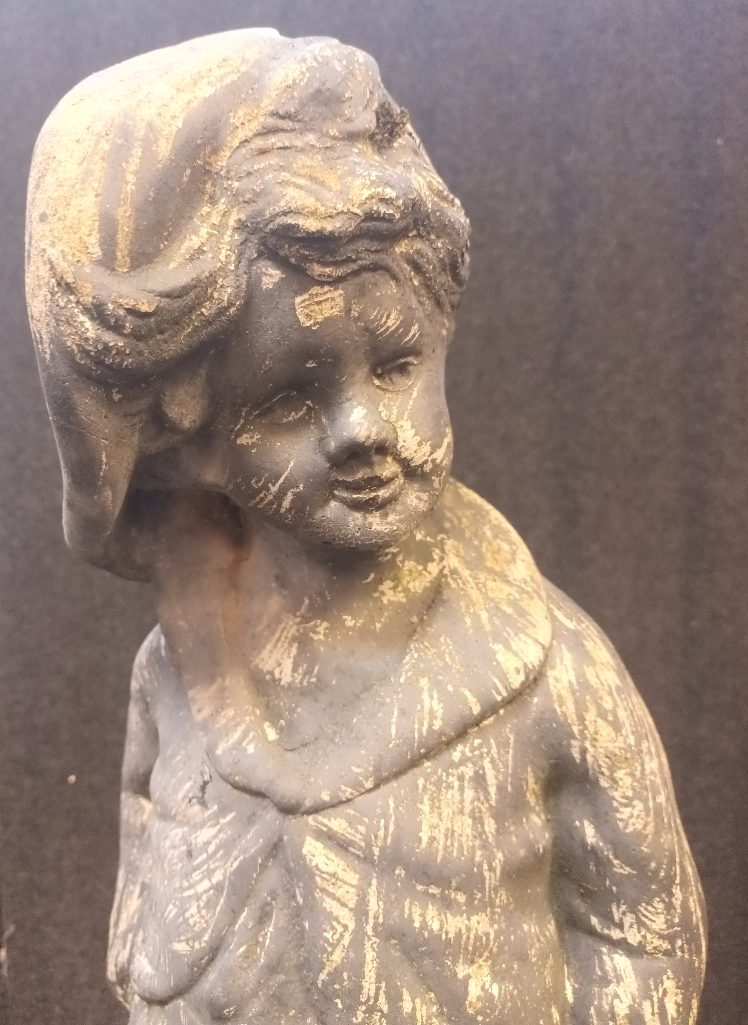 Stone garden statue of a young boy [70cm high] - Image 3 of 4