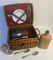 A Military world war picnic set in fitted case