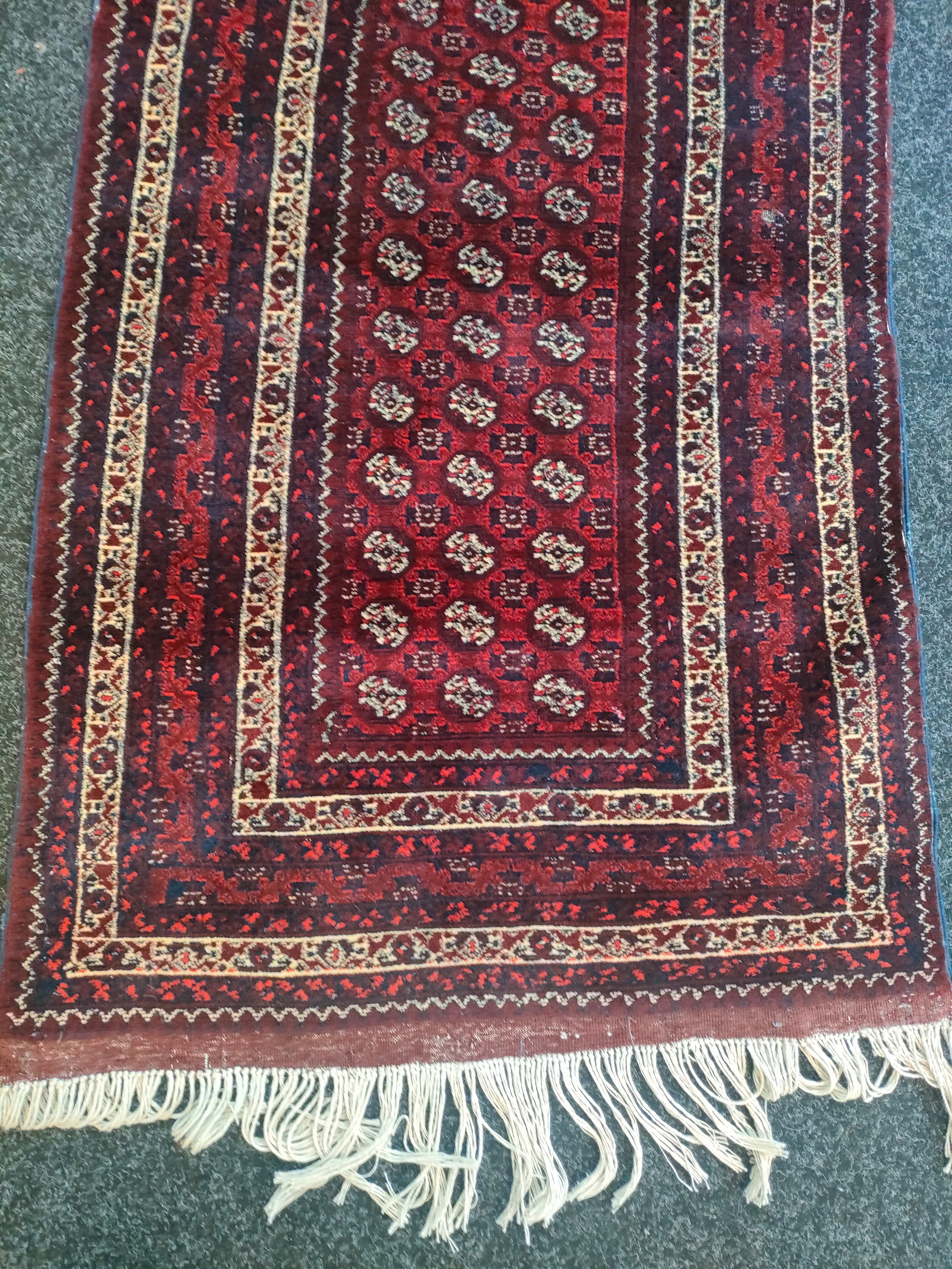 An Afghan hand woven rug [186x85cm] - Image 5 of 5