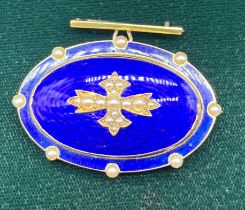 Antique 18ct yellow gold and enamel mourning brooch, oval form, centre gold cross fitted with seed