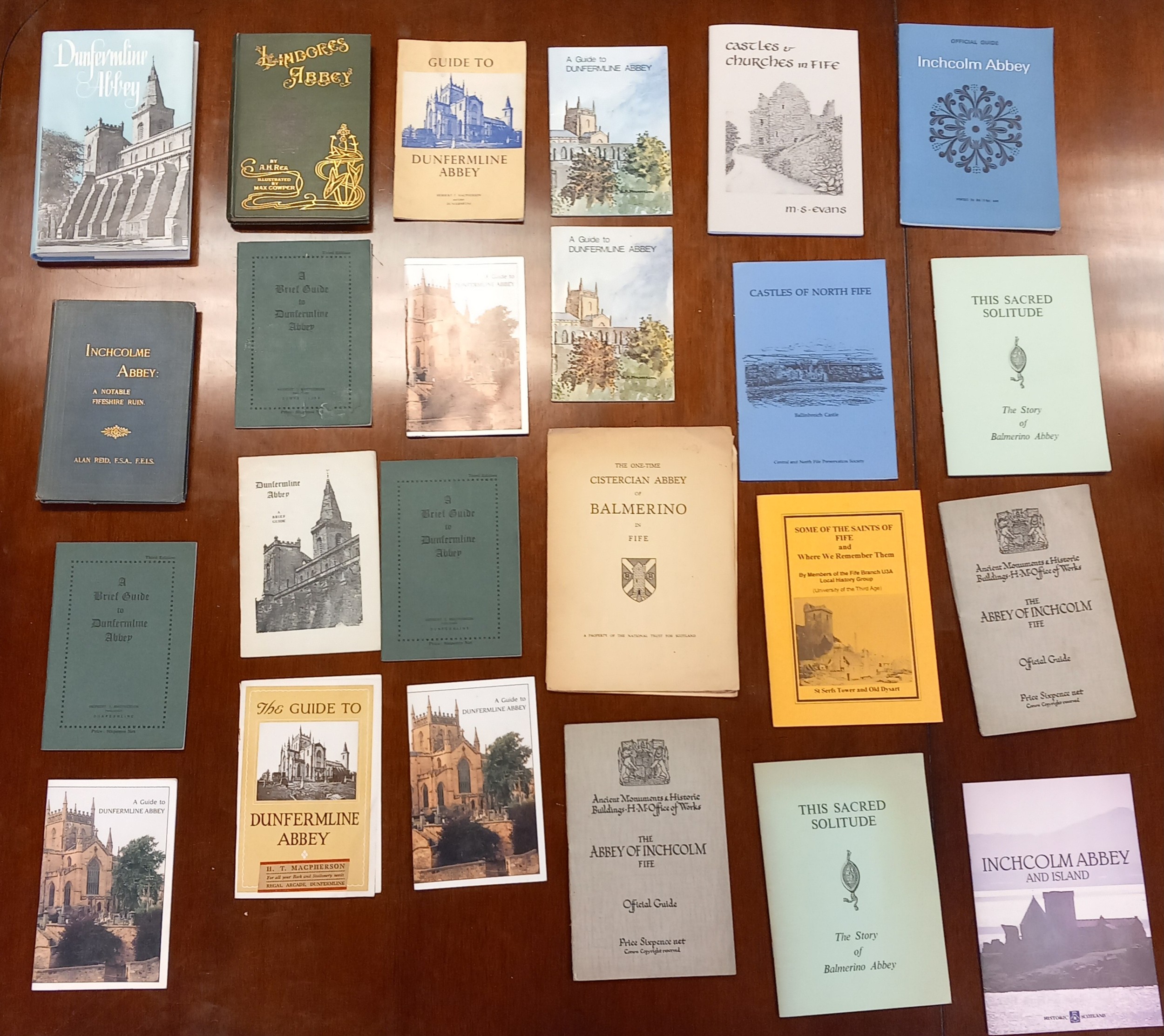 Collection of Books and Booklets on Abbeys and Castles of Fife, including first editions. For - Bild 2 aus 8