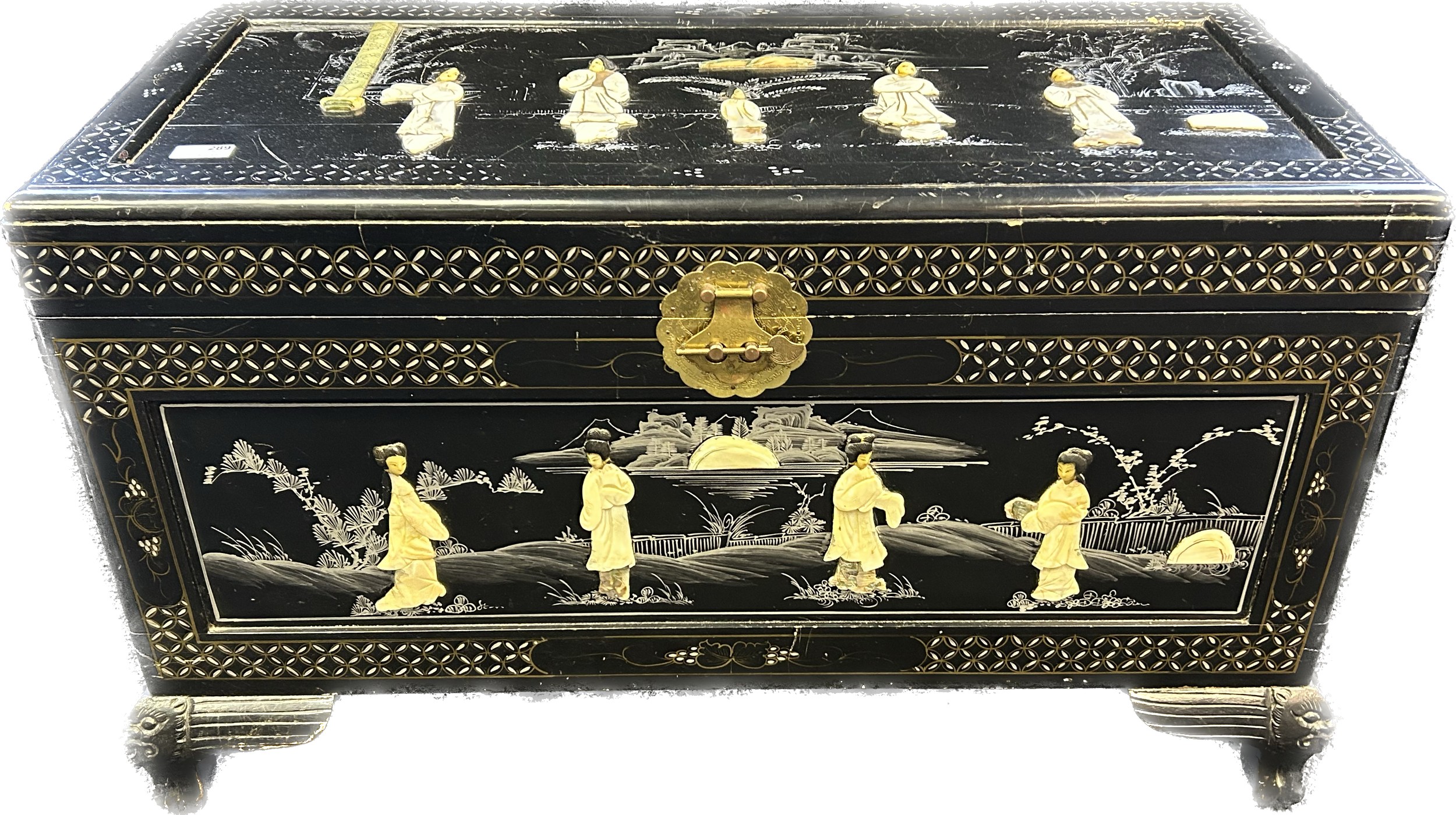 Oriental ebonised camphor coffer with mother of pearl inlay [52x90x43cm] - Bild 6 aus 6