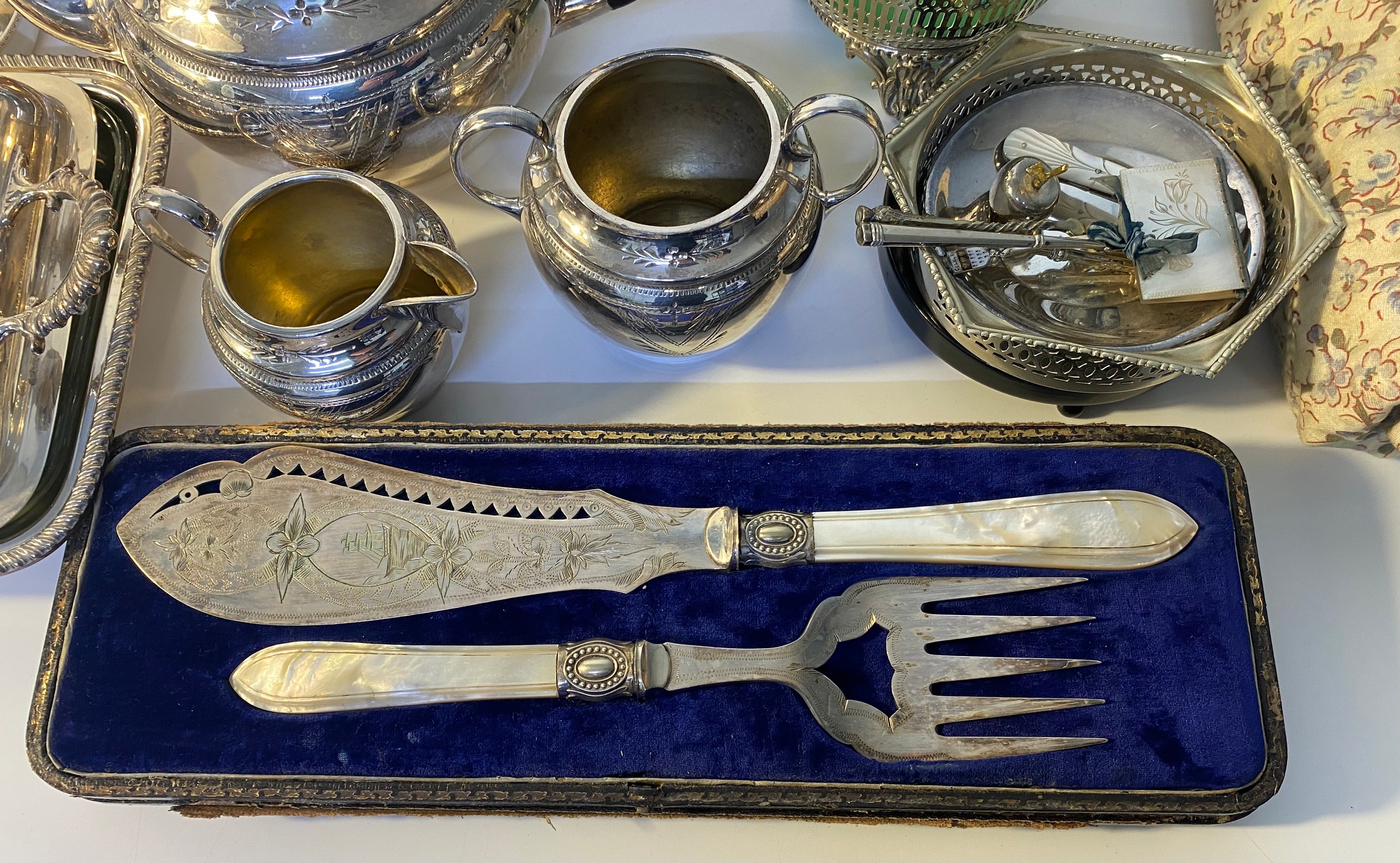 Selection of silver plated wares; Silver plated tea services, 2 silver plated tureens & canteen of - Image 5 of 6