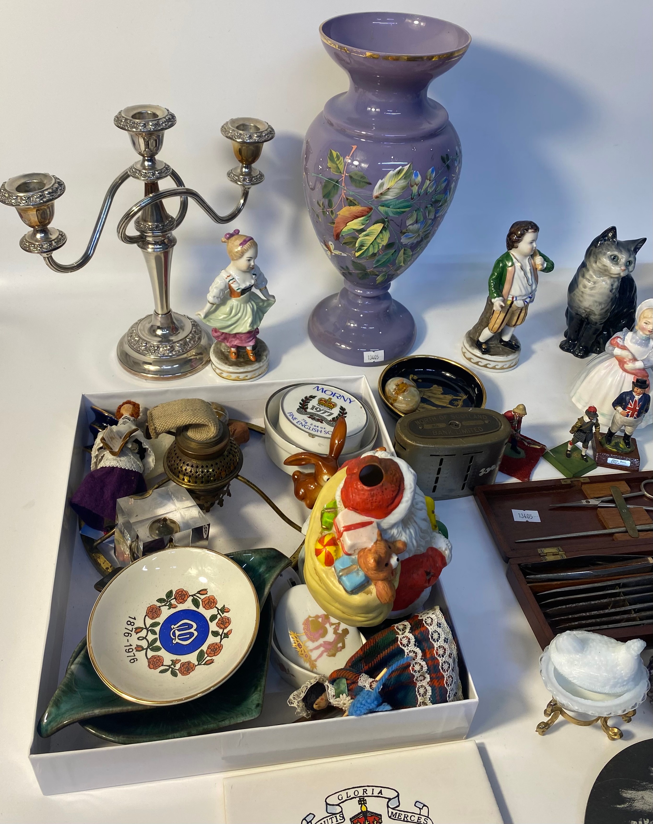 Royal Doulton figure jack, Beswick cat figure, vintage money bank & Victorian hand painted art glass - Image 3 of 6