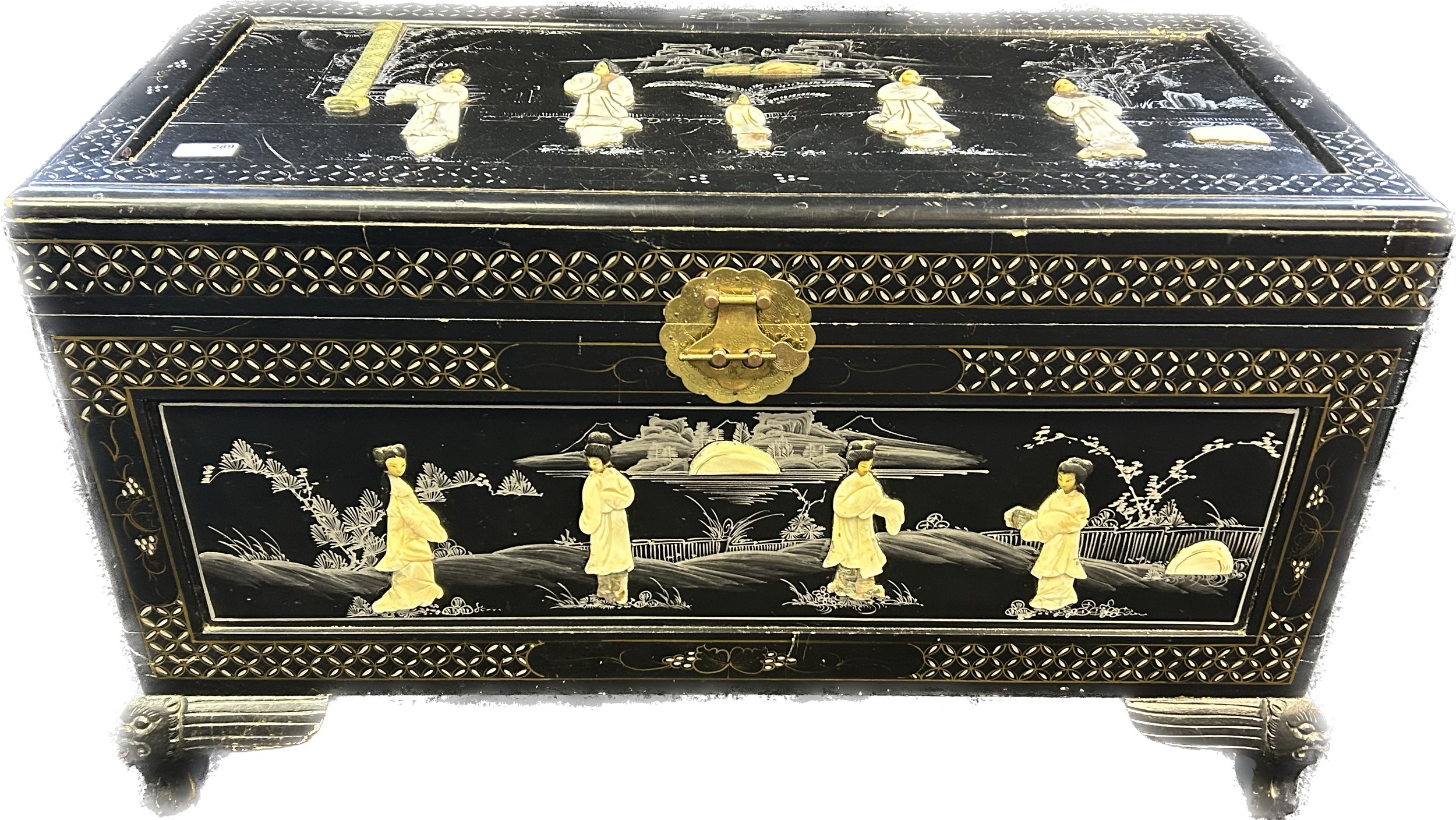 Oriental ebonised camphor coffer with mother of pearl inlay [52x90x43cm] - Bild 5 aus 6