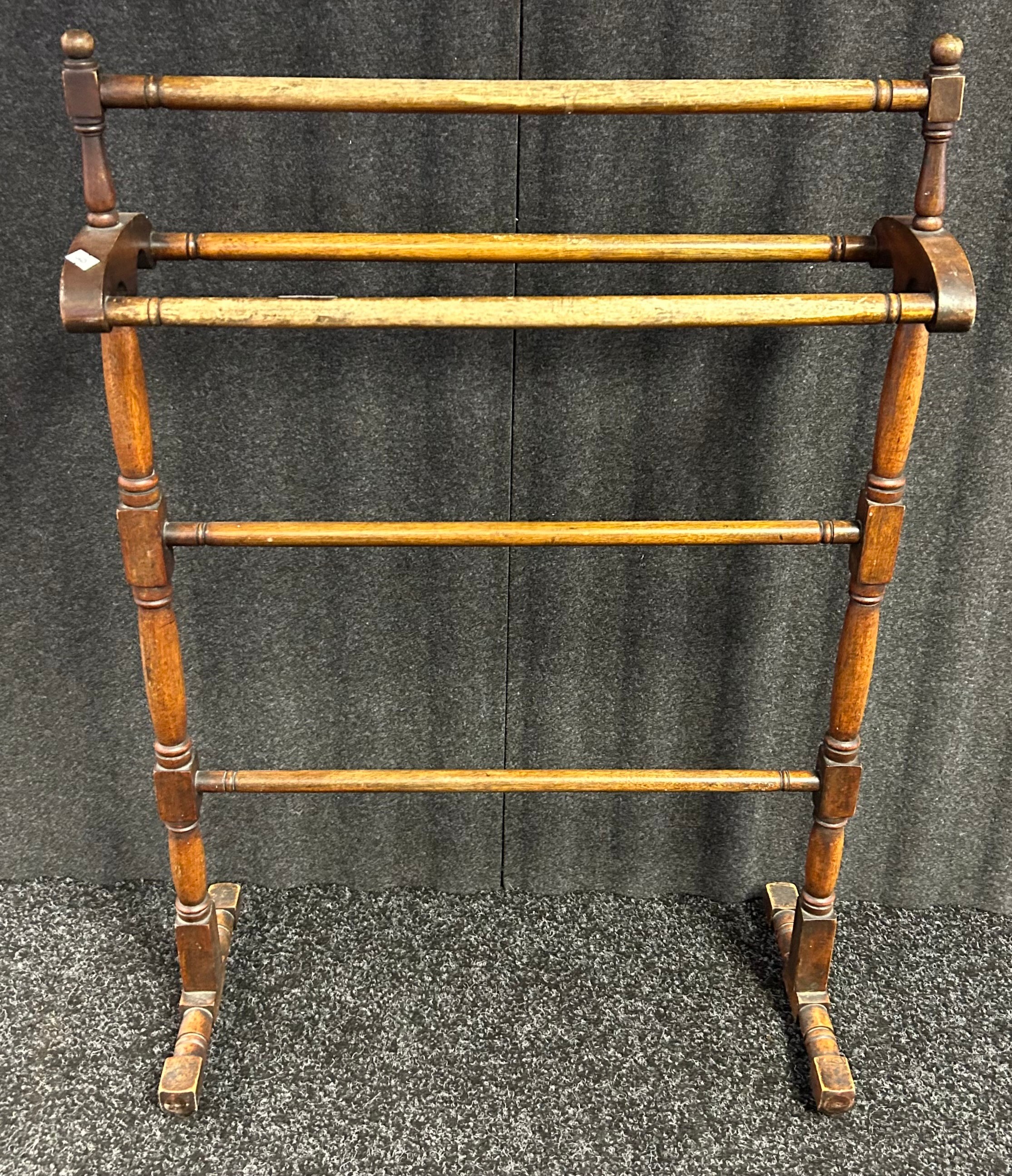 Antique towel rail, raised on pedestal legs - Image 3 of 3