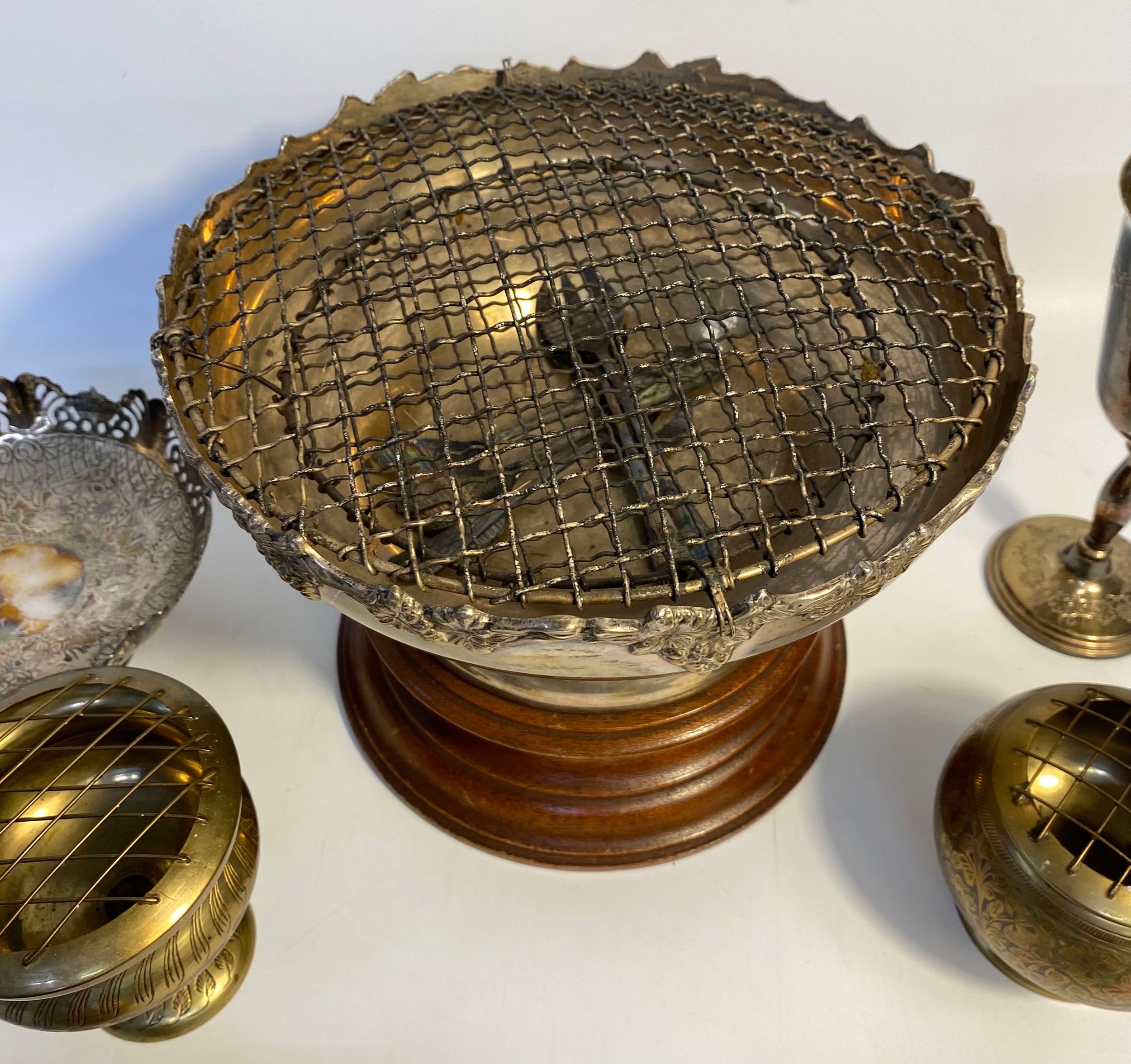 Silver plated large bowl on stand & brass incense burners - Image 4 of 4