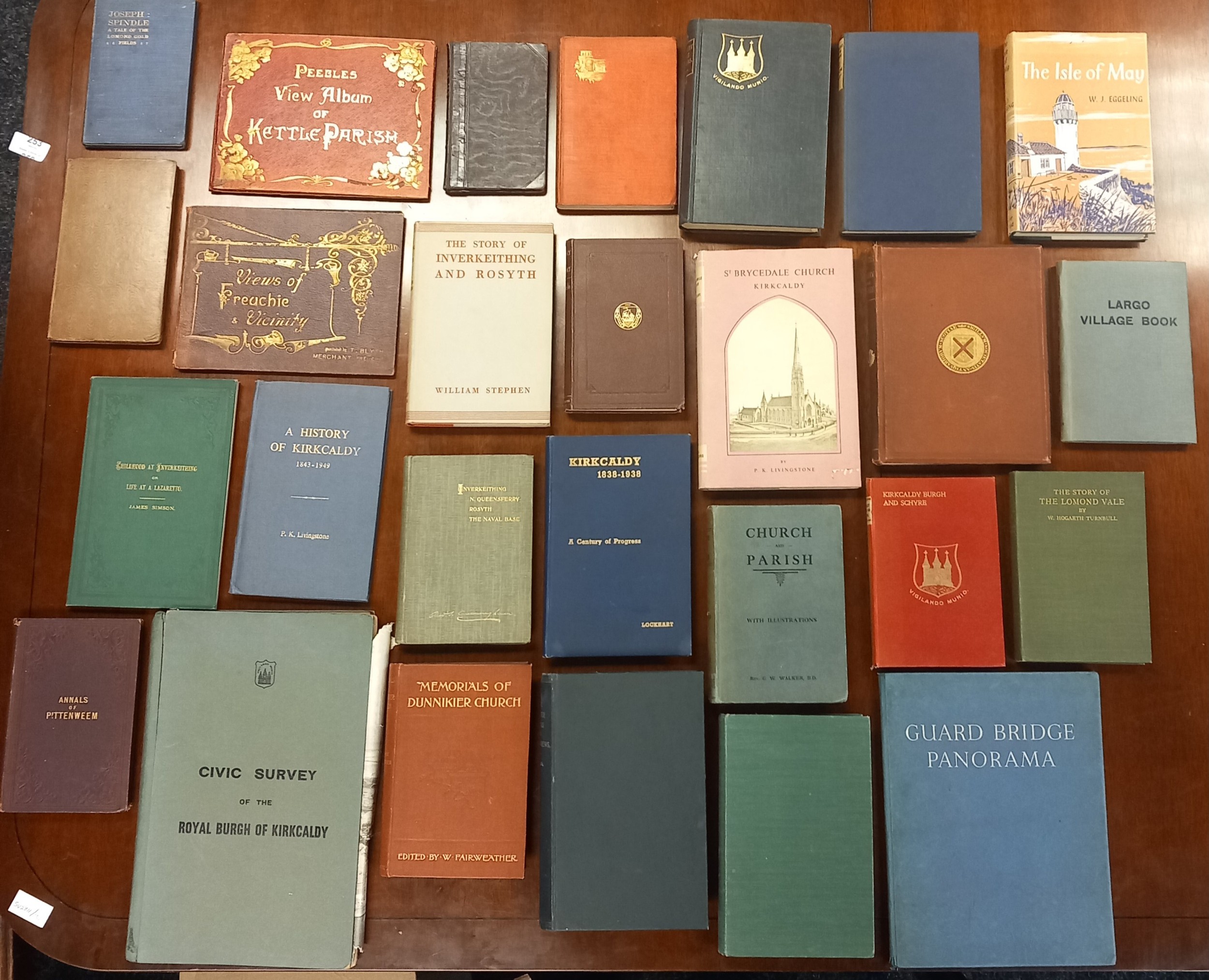 Large Collection Of Over twenty vintage books on Fife, To Include Publications On Rosyth, St - Bild 5 aus 22