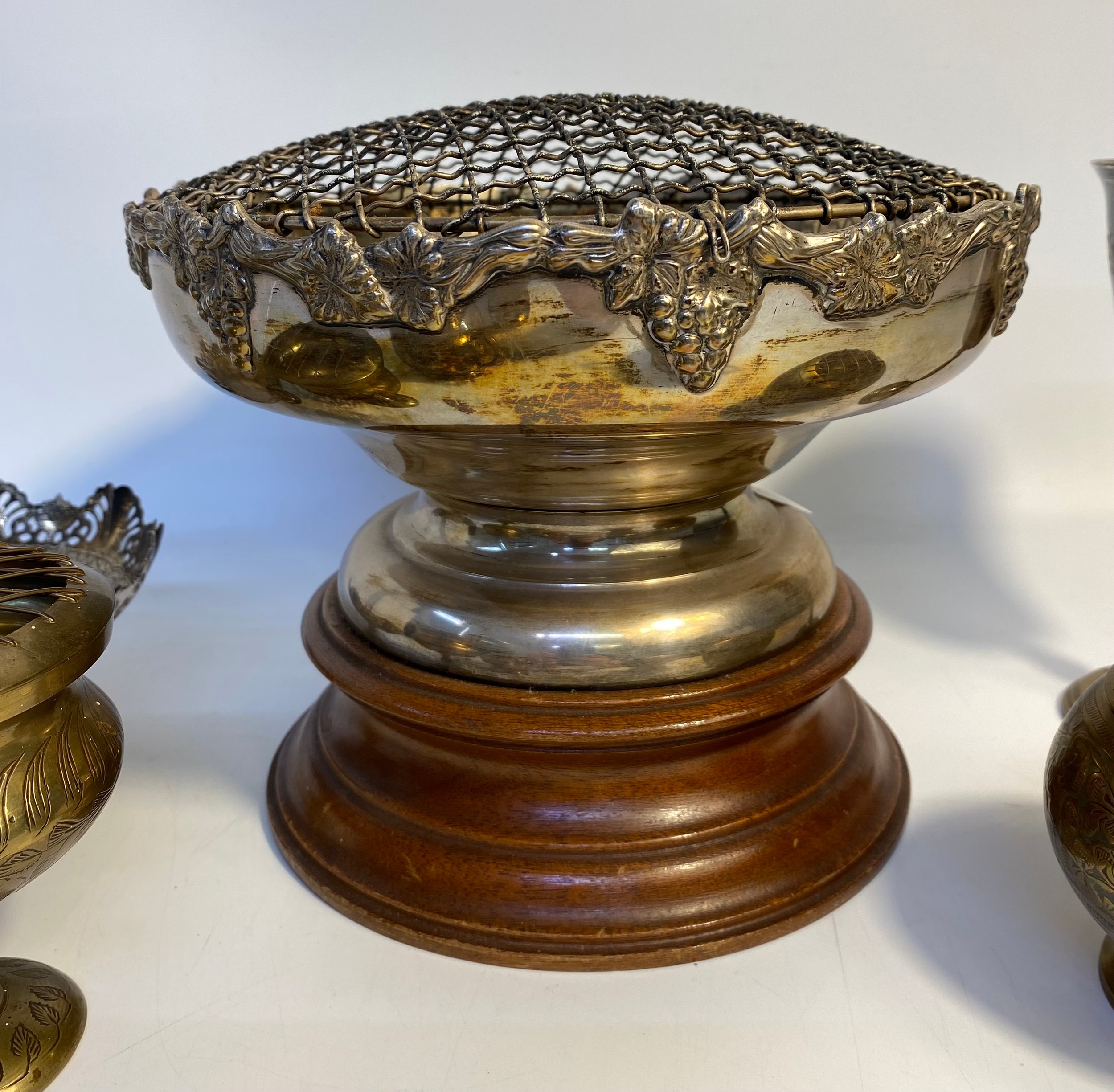 Silver plated large bowl on stand & brass incense burners - Image 3 of 4