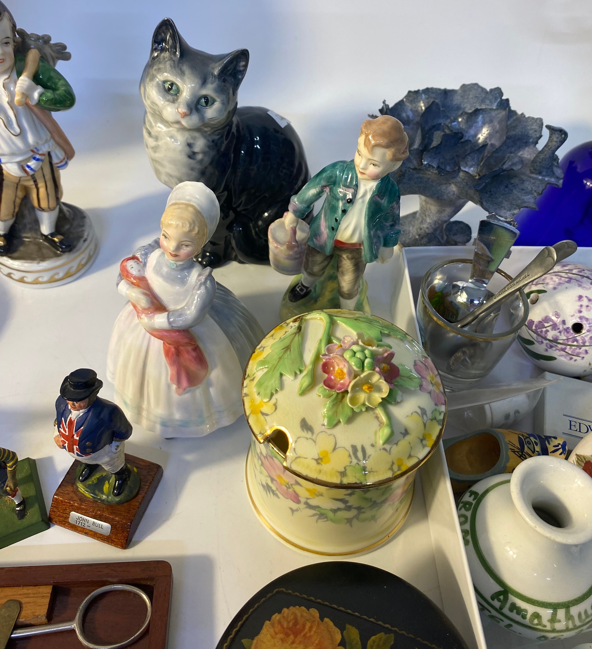 Royal Doulton figure jack, Beswick cat figure, vintage money bank & Victorian hand painted art glass - Image 5 of 6