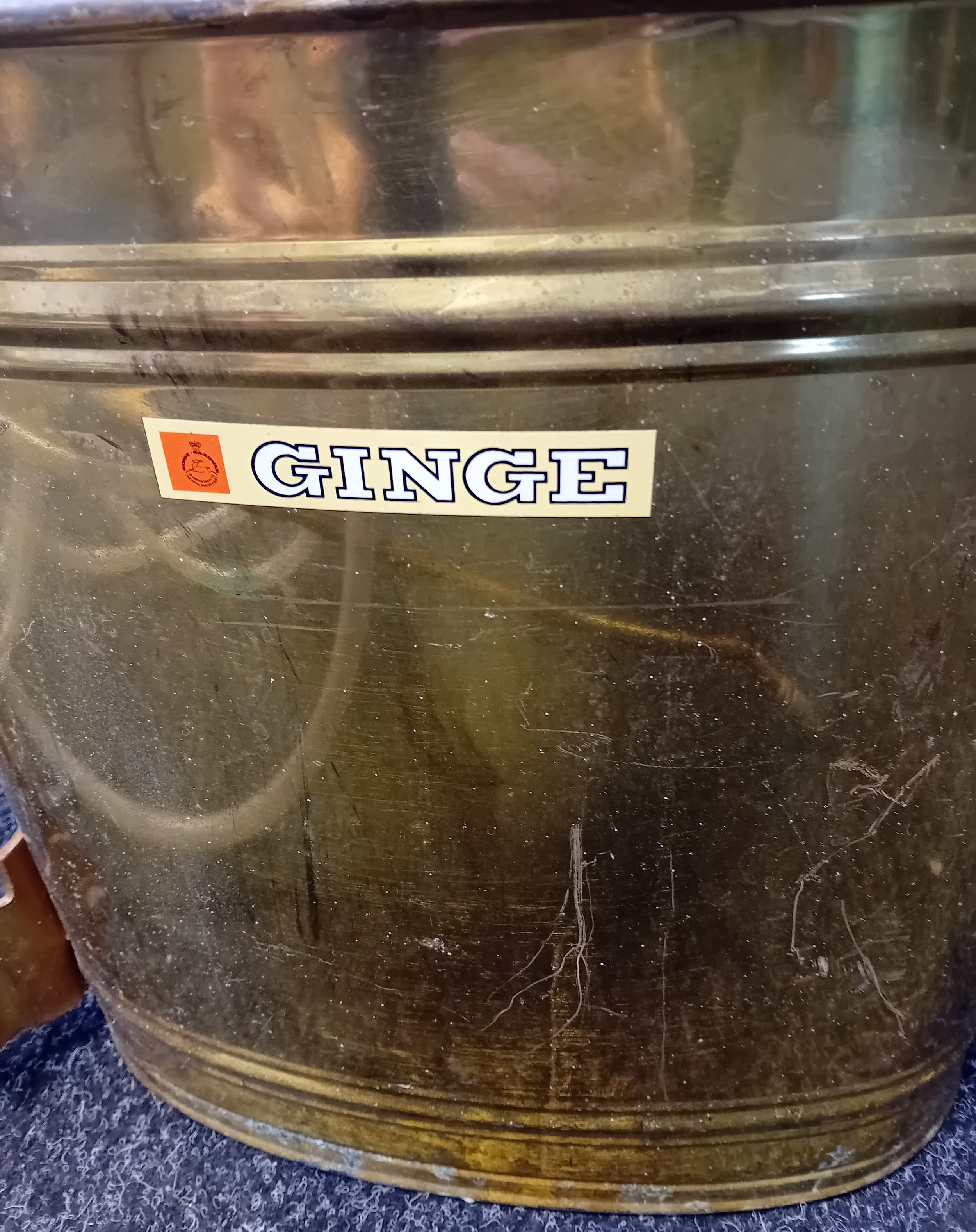 Vintage brass backpack fire extinguisher branded 'Ginge'. - Image 3 of 5