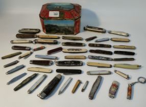 A collection of vintage pen knives & fruit knives