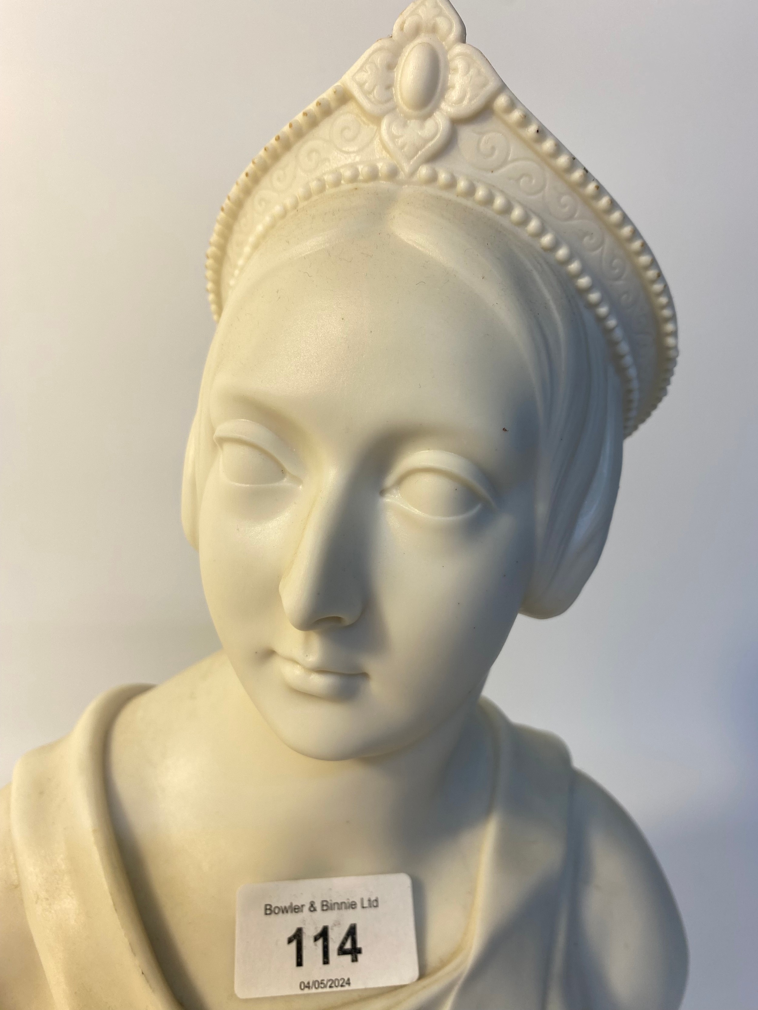 Royal Worcester sculpture lady bust by E.J Jones sculptor [20x34cm] - Image 2 of 6