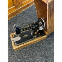 Singer sewing machine, within fitted case, with key [Y8087872]