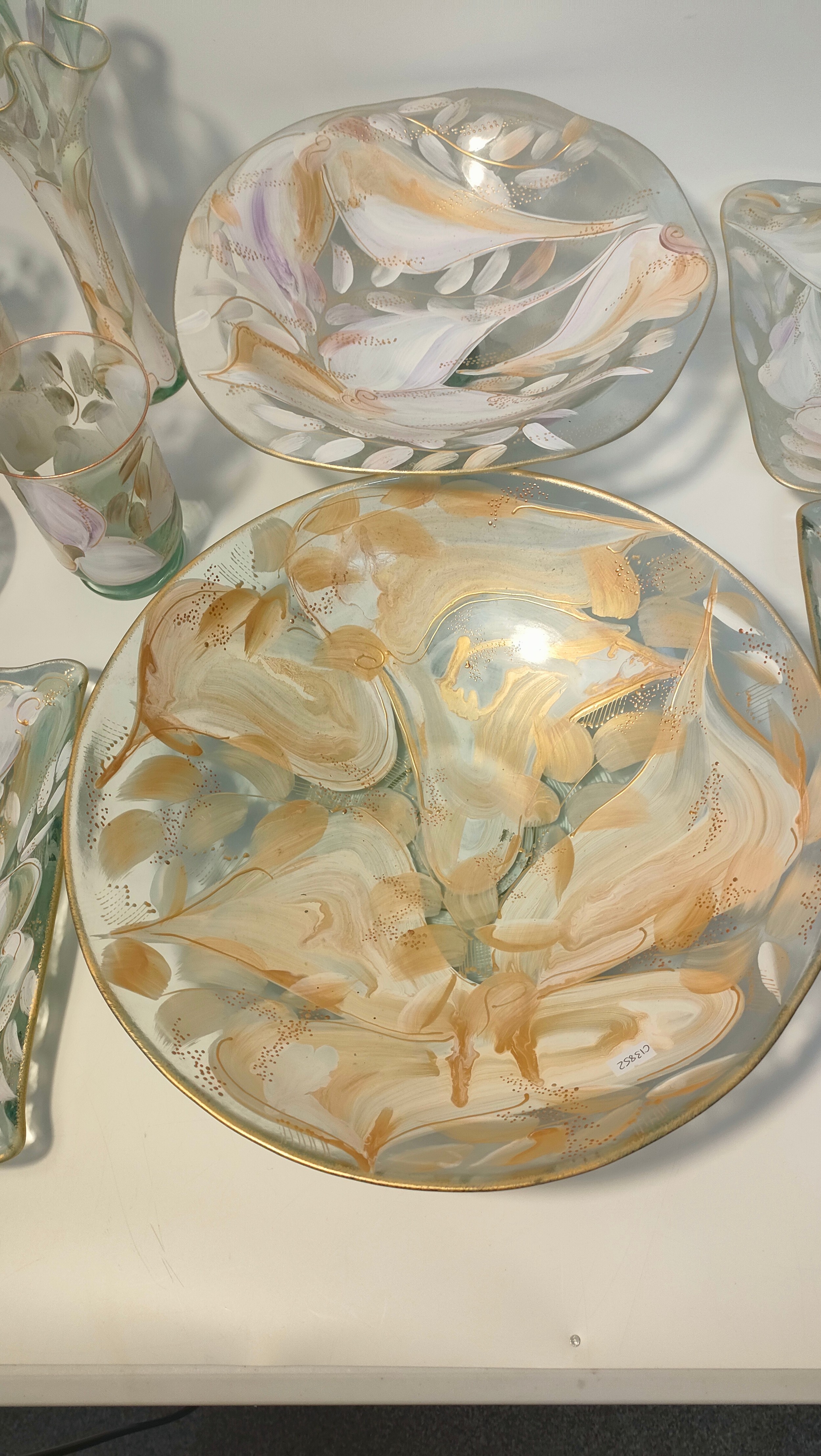Italian style hand painted art glass set; Large bowl, tazza & vases - Image 3 of 4