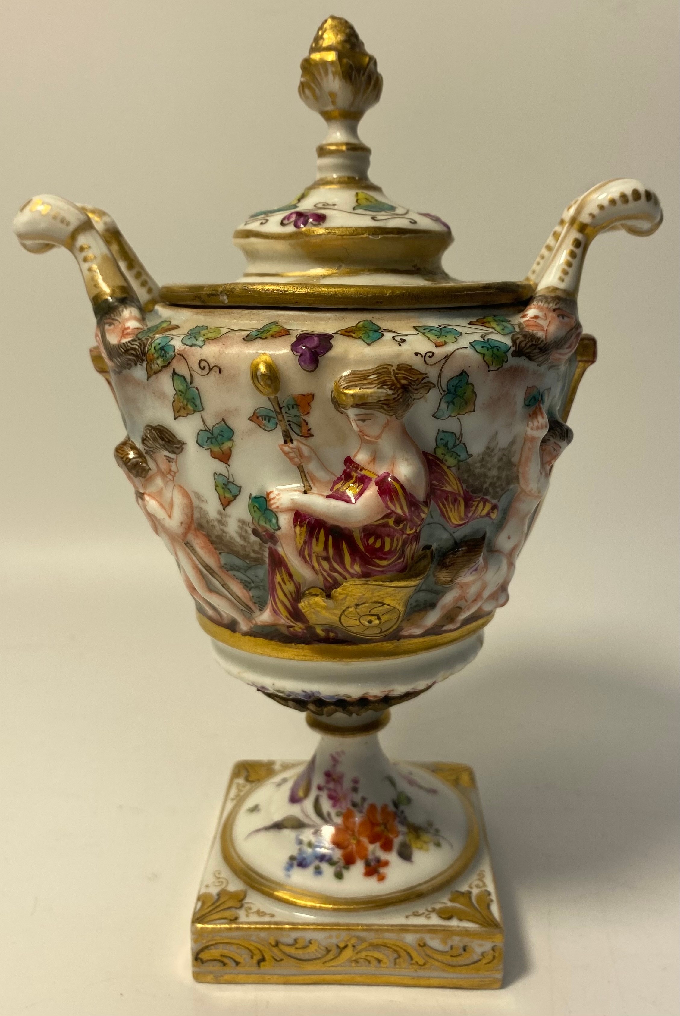 19th Century Amphora hand painted Vase with lid by Capodimonte Thuringia [18x12cm]