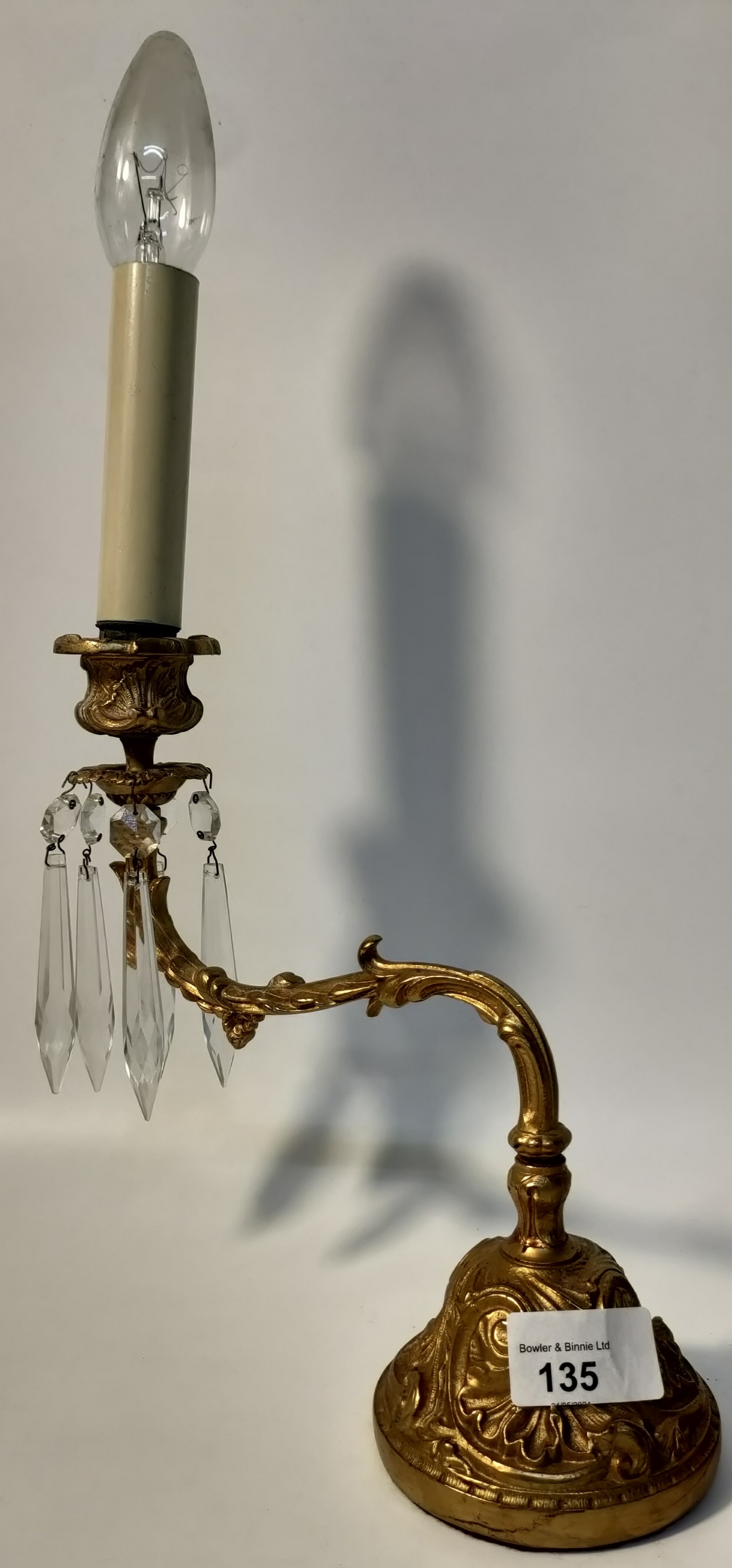 A Pair of 19th century heavy brass wall sconce's with crystal droplets [29cm] - Image 2 of 3