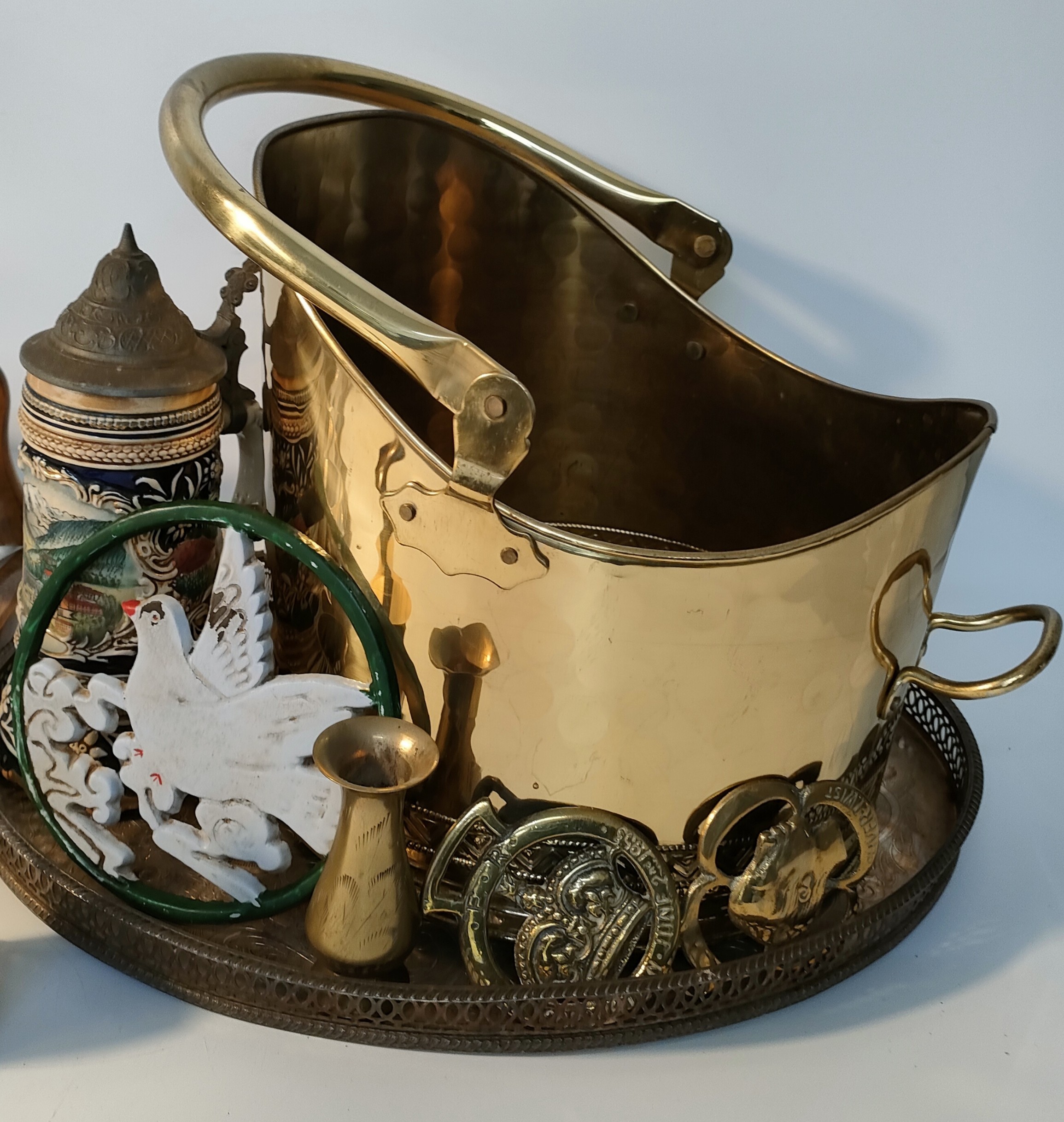 Piquot ware tea service with tray & selection of brass ware - Image 4 of 4