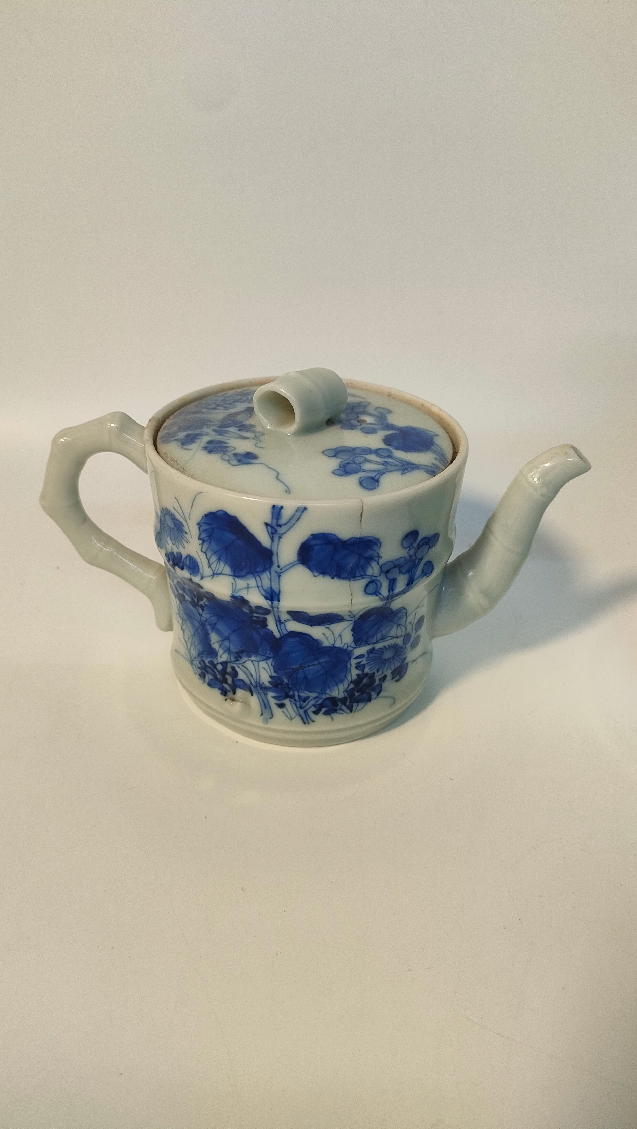 19th century Antique Chinese blue & white flower pattern tea pot, blue with small tea pot with - Image 2 of 4