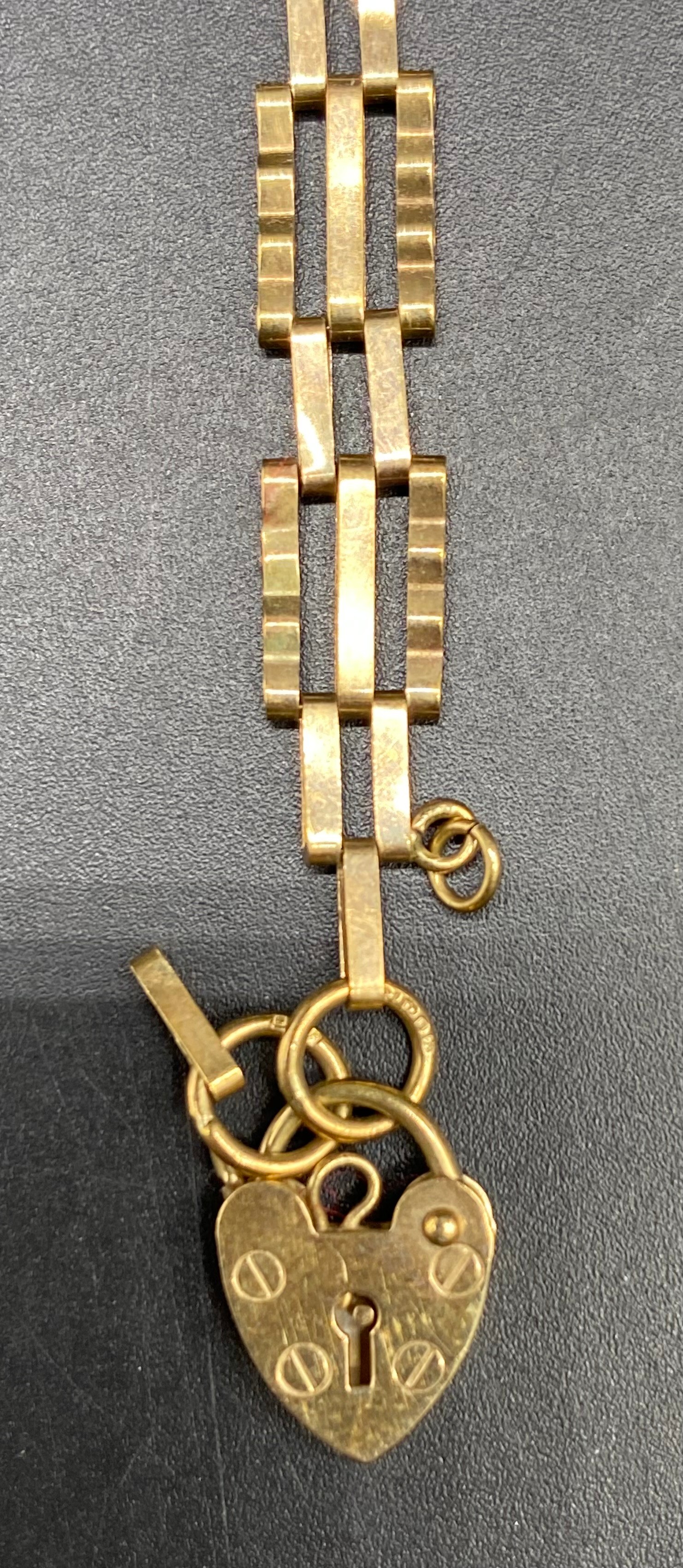 Two 9ct scrap gold gate bracelets [7.29] grams - Image 2 of 4