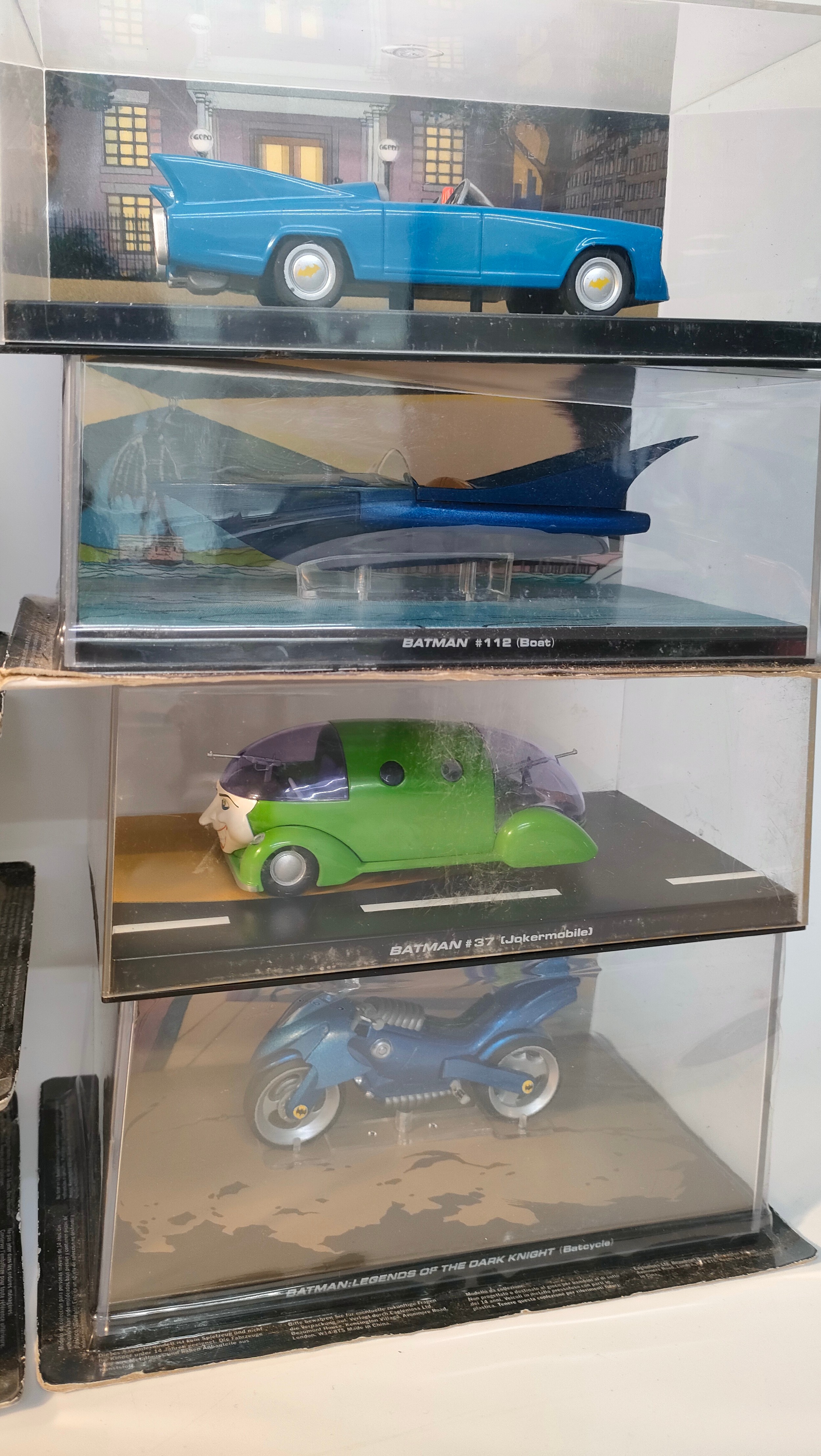 A collection of fifteen collectable batman vehicles models - Image 3 of 4