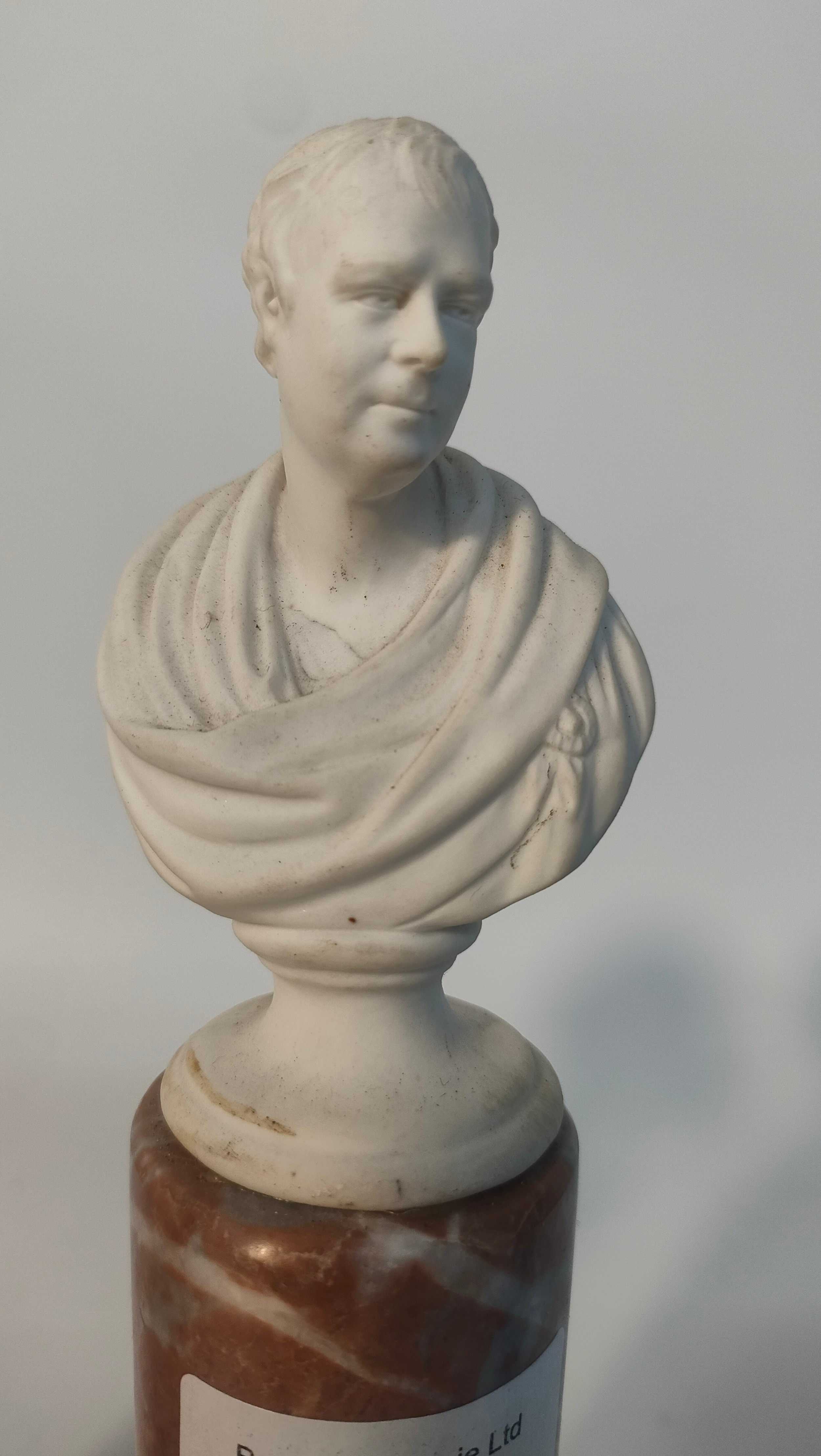 Pair of late 20th century small bust sculptures; Sir Walter Scott & lady set on a granite plinths [ - Image 3 of 4