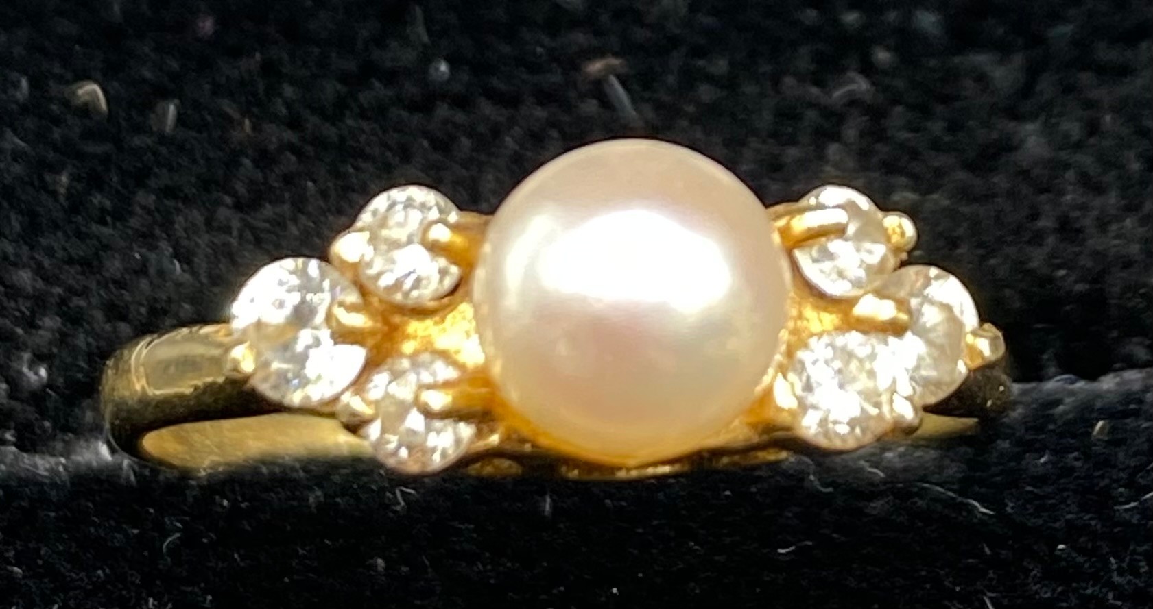 9ct Gold ring set with pearl & clear stone [size K] [1.85] grams - Image 3 of 3