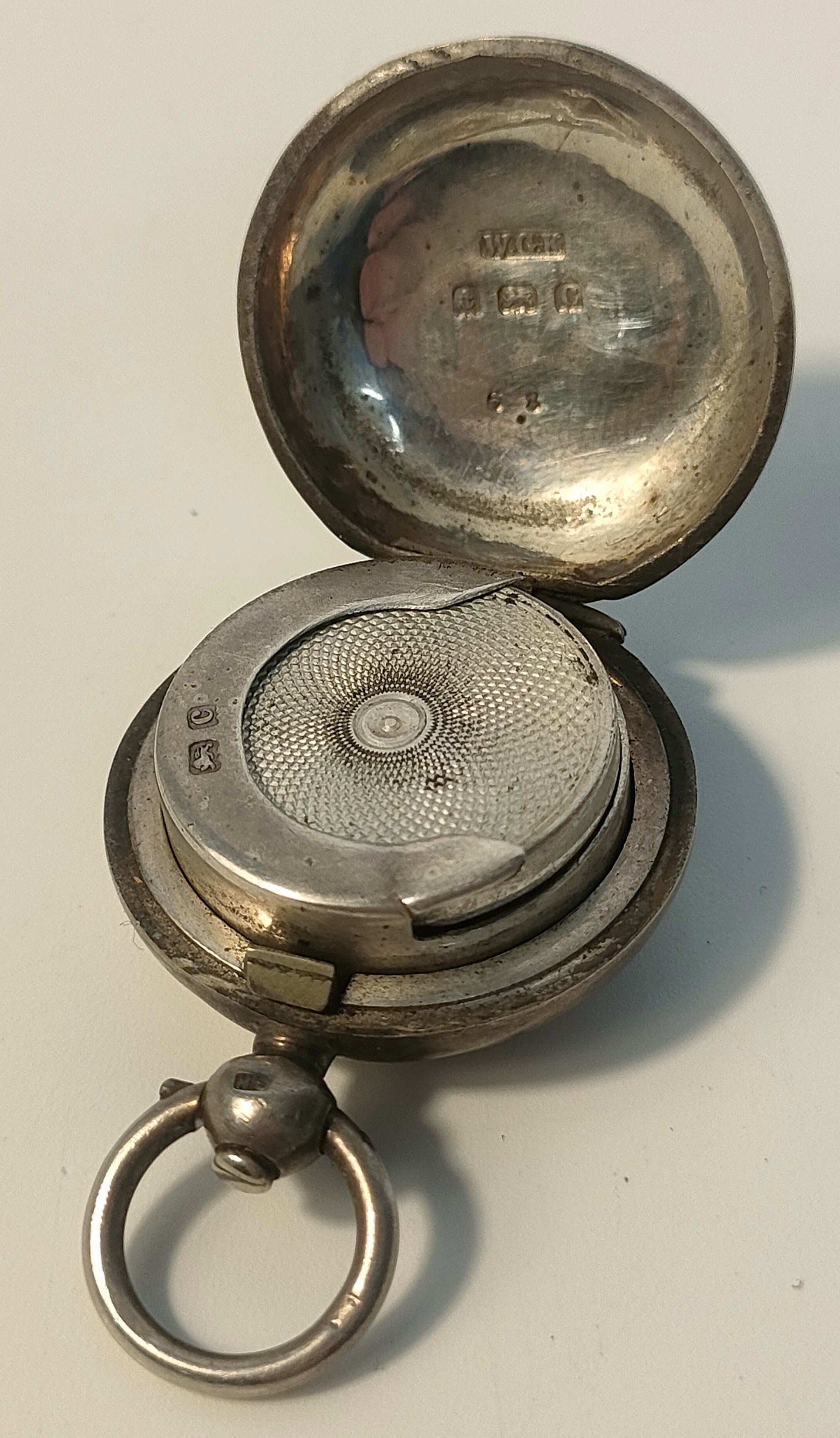 Silver hallmarked Birmingham sovereign holder, maker W G Knight & Co (from 1901) [3cm]