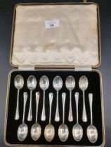 Set of twelve silver hall marked spoons in fitted case, Frank Cobb & Co Ltd, Sheffield [157grams]