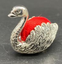 Silver plated swan miniature pin cushion [3cm]