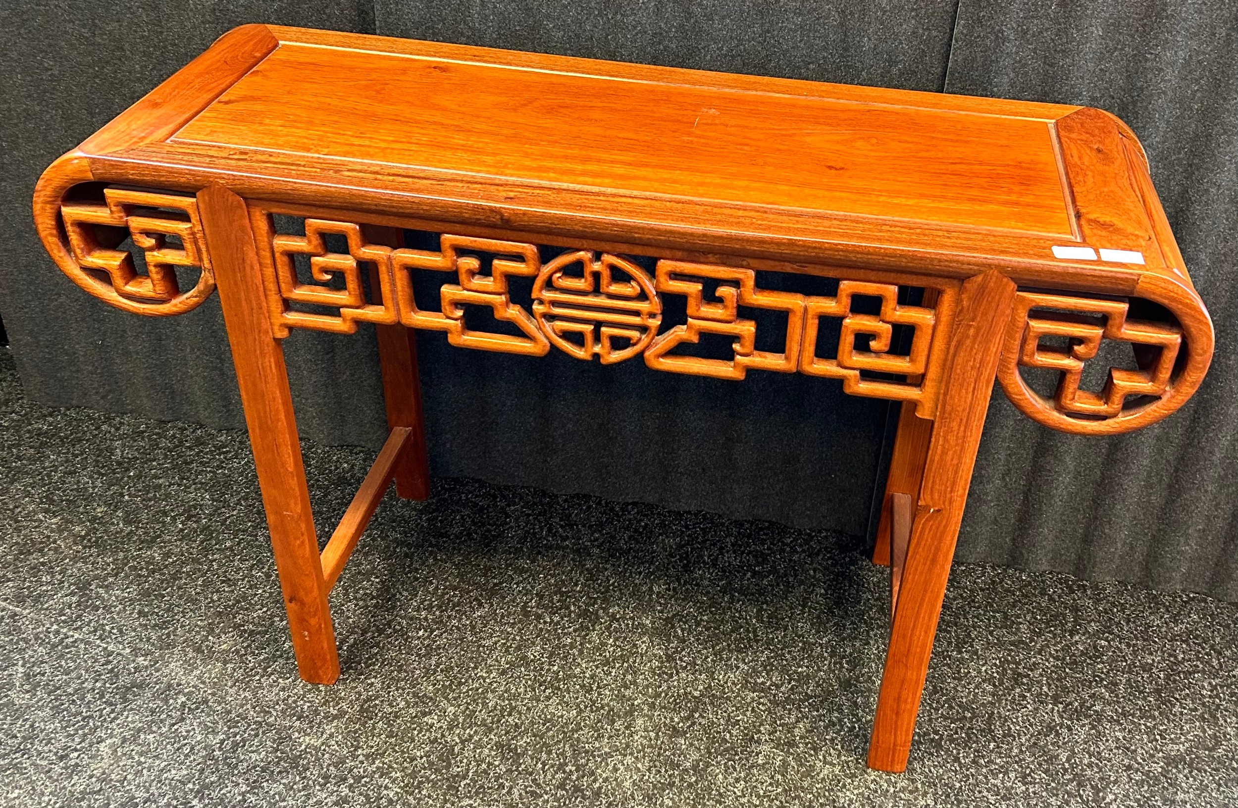 Chinese carved rosewood altar table [77x120x40cm] - Image 2 of 2