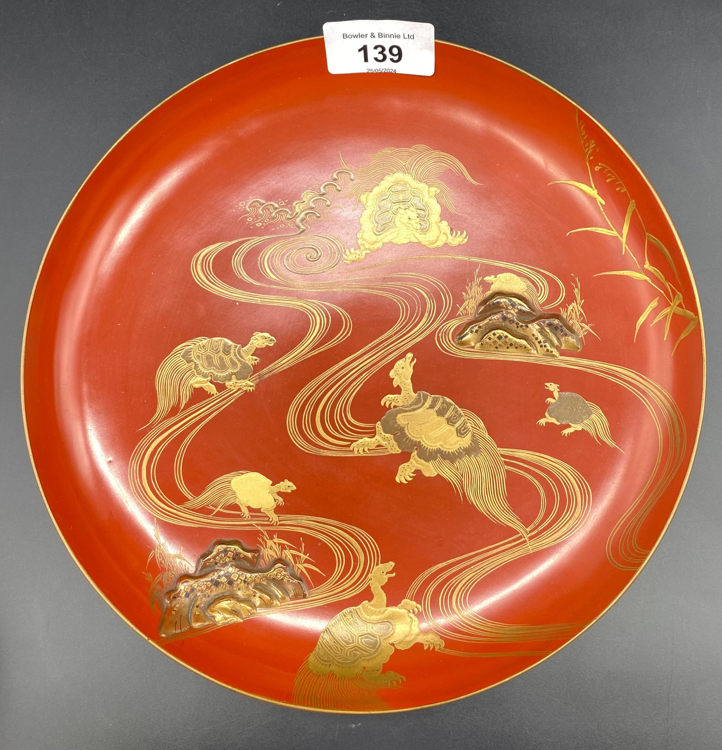 Three Meiji Period Sakazuki Maki-e Lacquerware plate & two pin dishes depicting turtles & eagle - Image 2 of 8