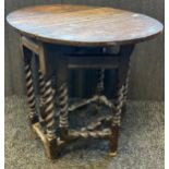 18th/19th Century English oak gate leg table