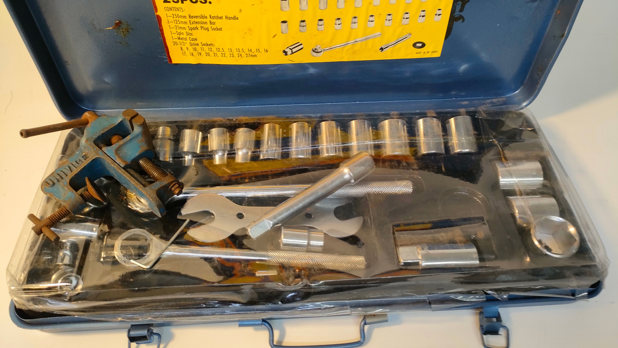 Tuff tool box with selection of tools. - Image 3 of 3