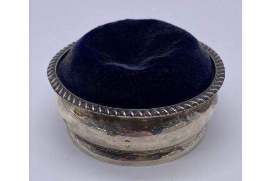 Silver hallmarked pin cushion, Birmingham silver collared ashtray and a selection of silver topped - Image 6 of 6