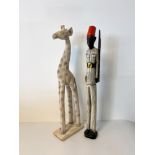 Lot de figurines en bois Colon baloué (manques) et girafe
