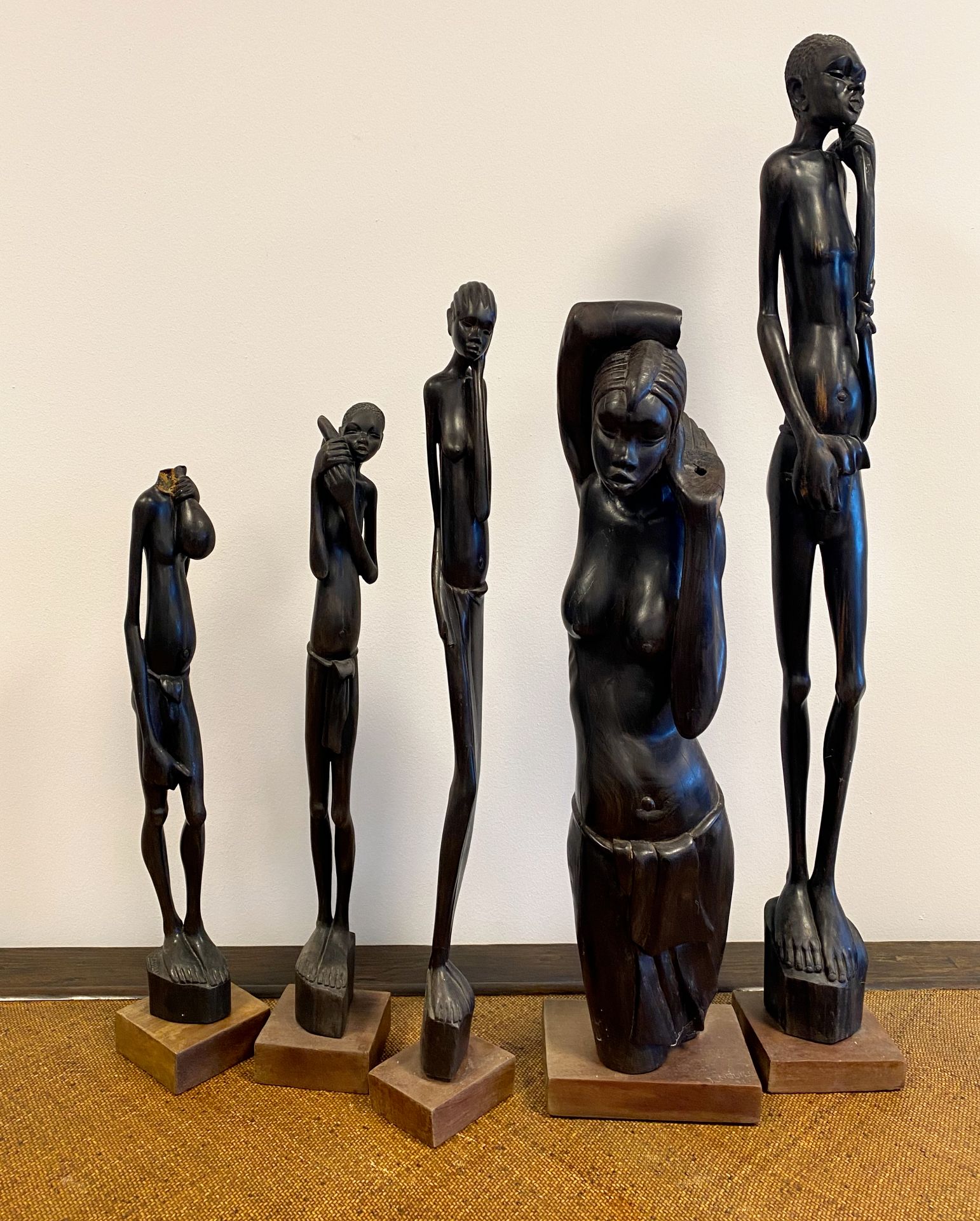 Lot de 5 sculptures Africaines en ébène (manques)