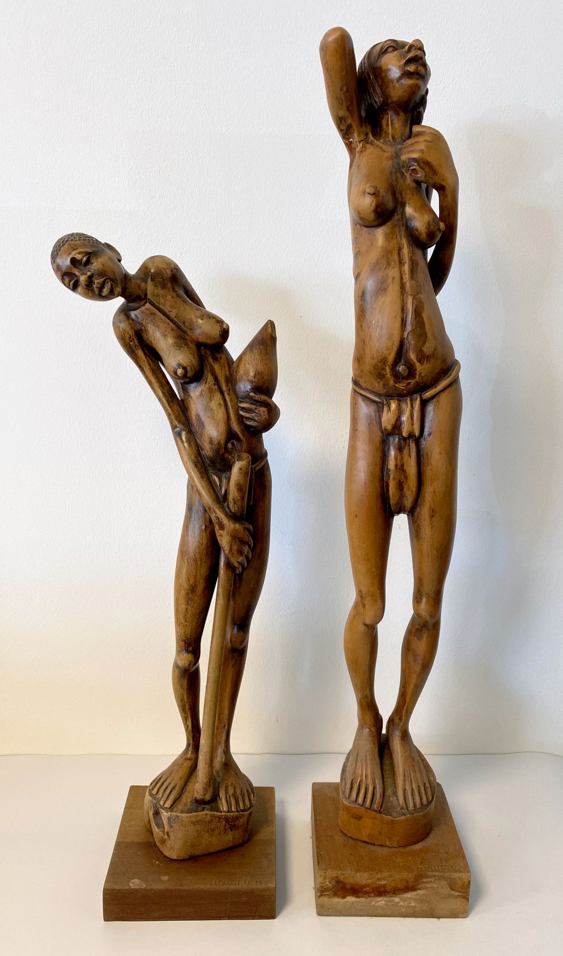 Lot de 2 sculptures Africaines en bois signé Nguliu