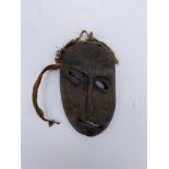 Masque Lega de maladie en bois