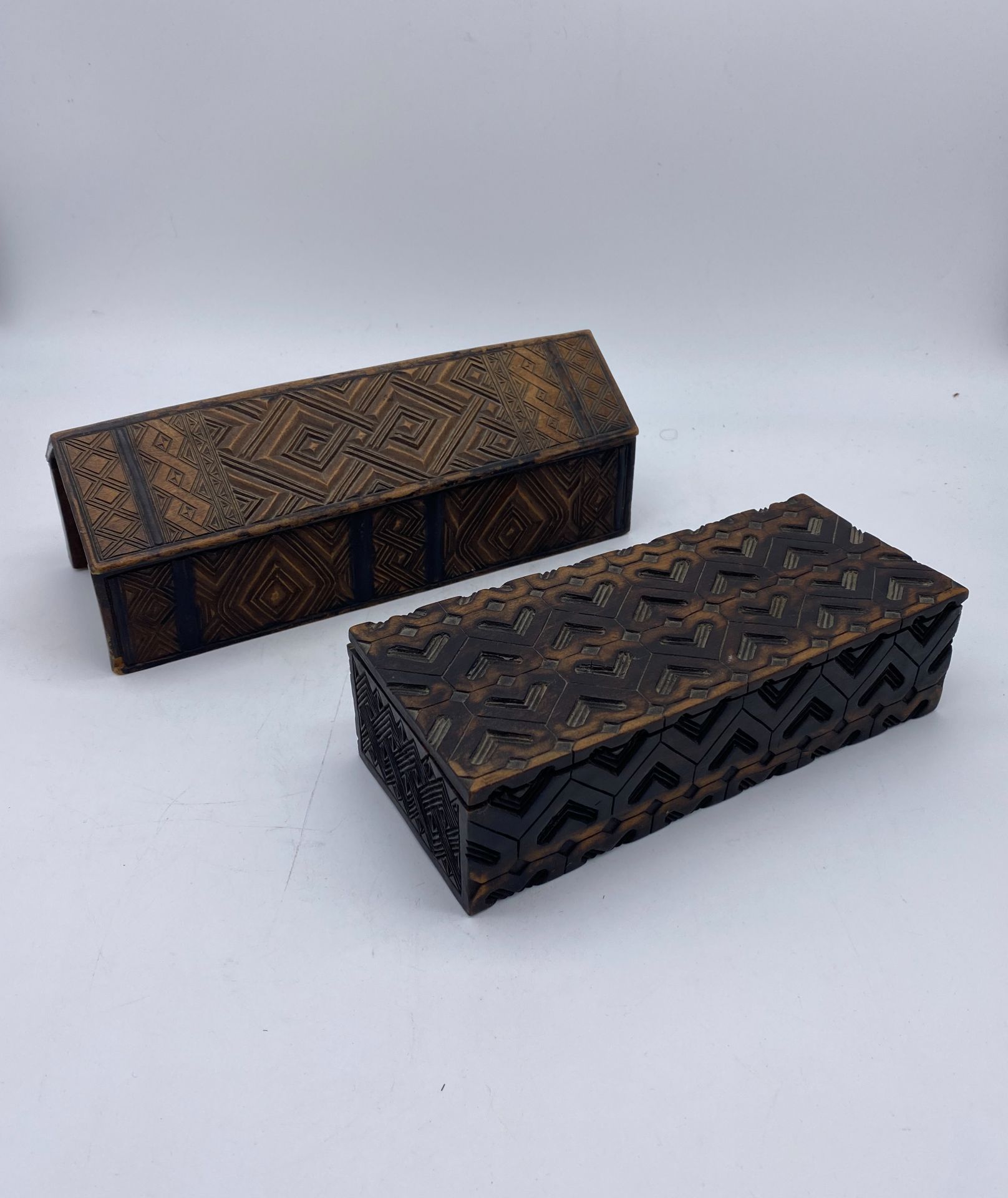 Lot de 2 petites boites sculptées en bois Africain