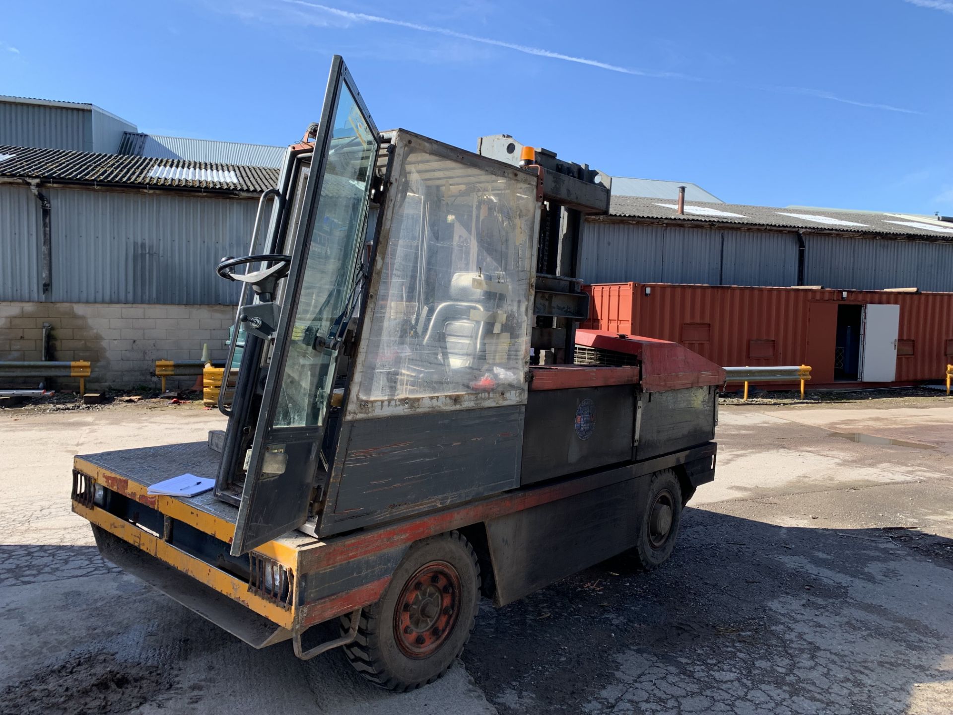 Lansing Linde S40 Side Loading 4000KG Load Forklift Truck (15,200 hrs) - Image 4 of 5