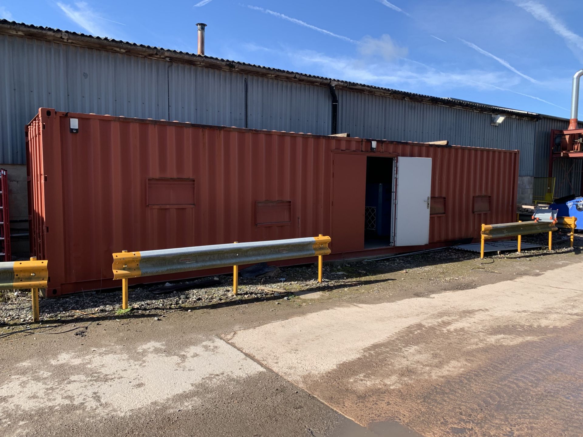 40ft Container converted to Compressor Room / Workshop (Not Including Contents) - Bild 2 aus 2