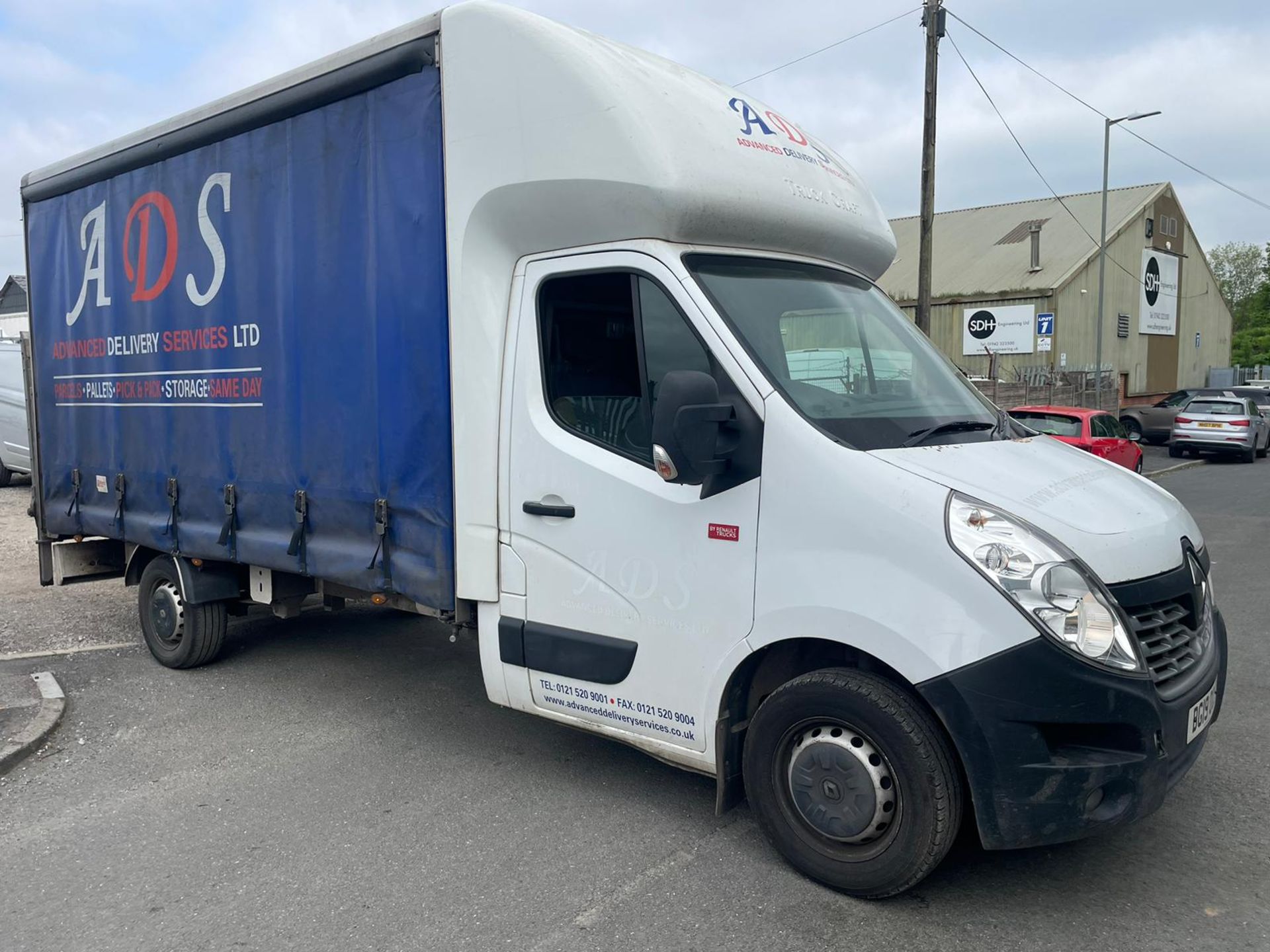 (2019/19) Renault Master 35 Curtainside Van, 91,000 recorded miles.