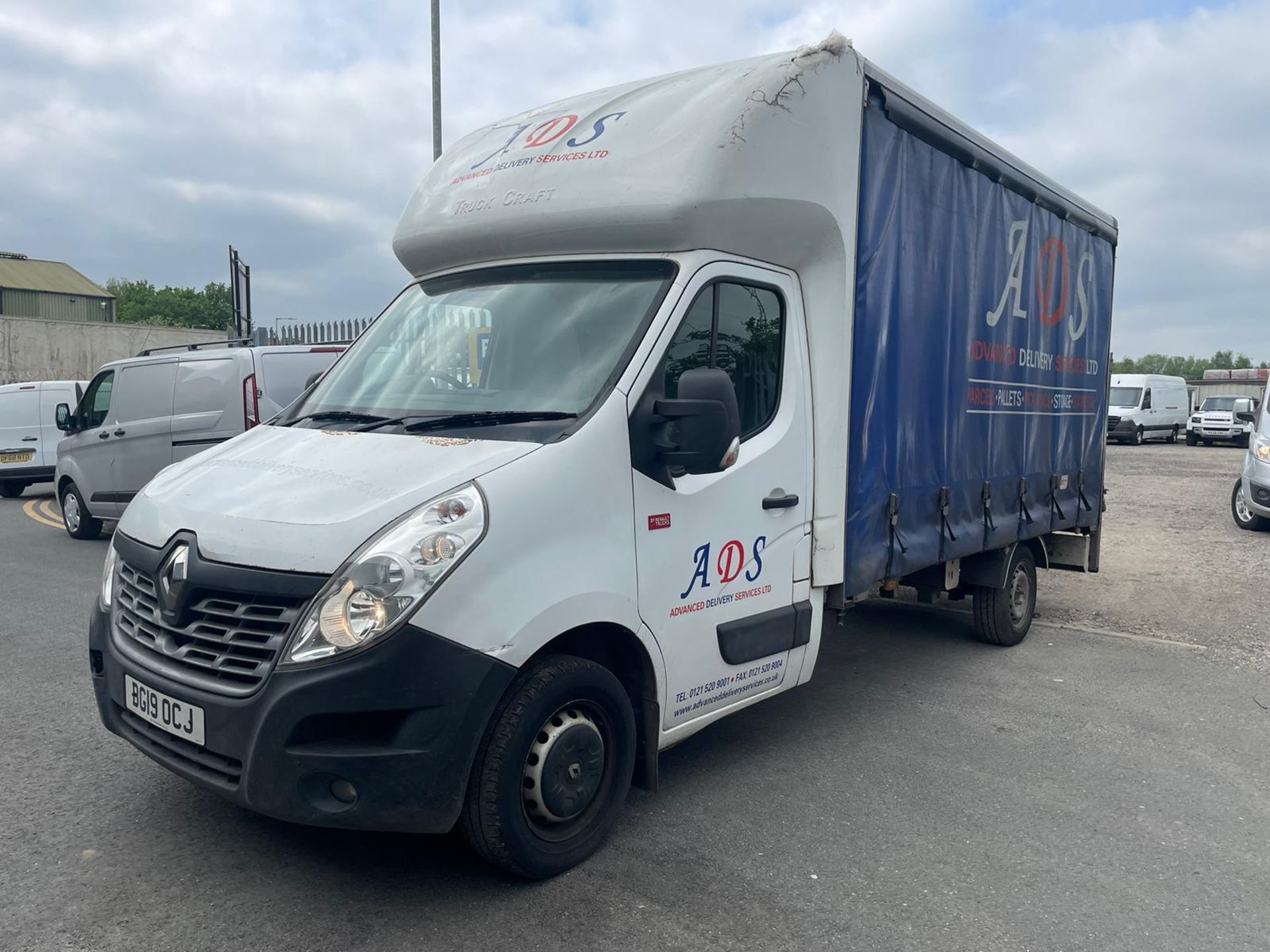 (2019/19) Renault Master 35 Curtainside Van, 91,000 recorded miles. - Image 2 of 8