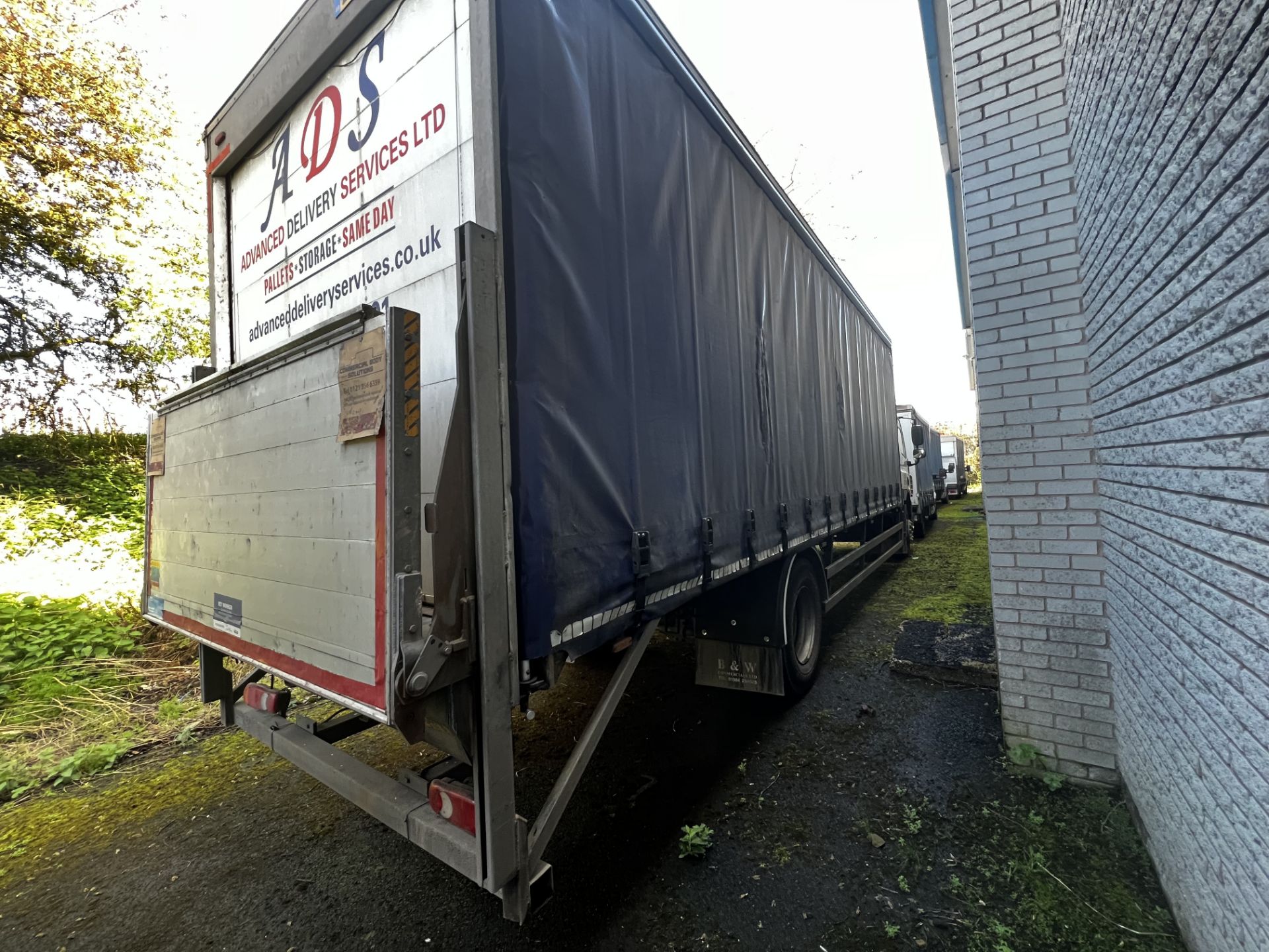 (2014) DAF FA CF65.220 18t 2-Axle Rigid Curtainside c/w Tailift, Registration BX64 HLF - Image 4 of 6