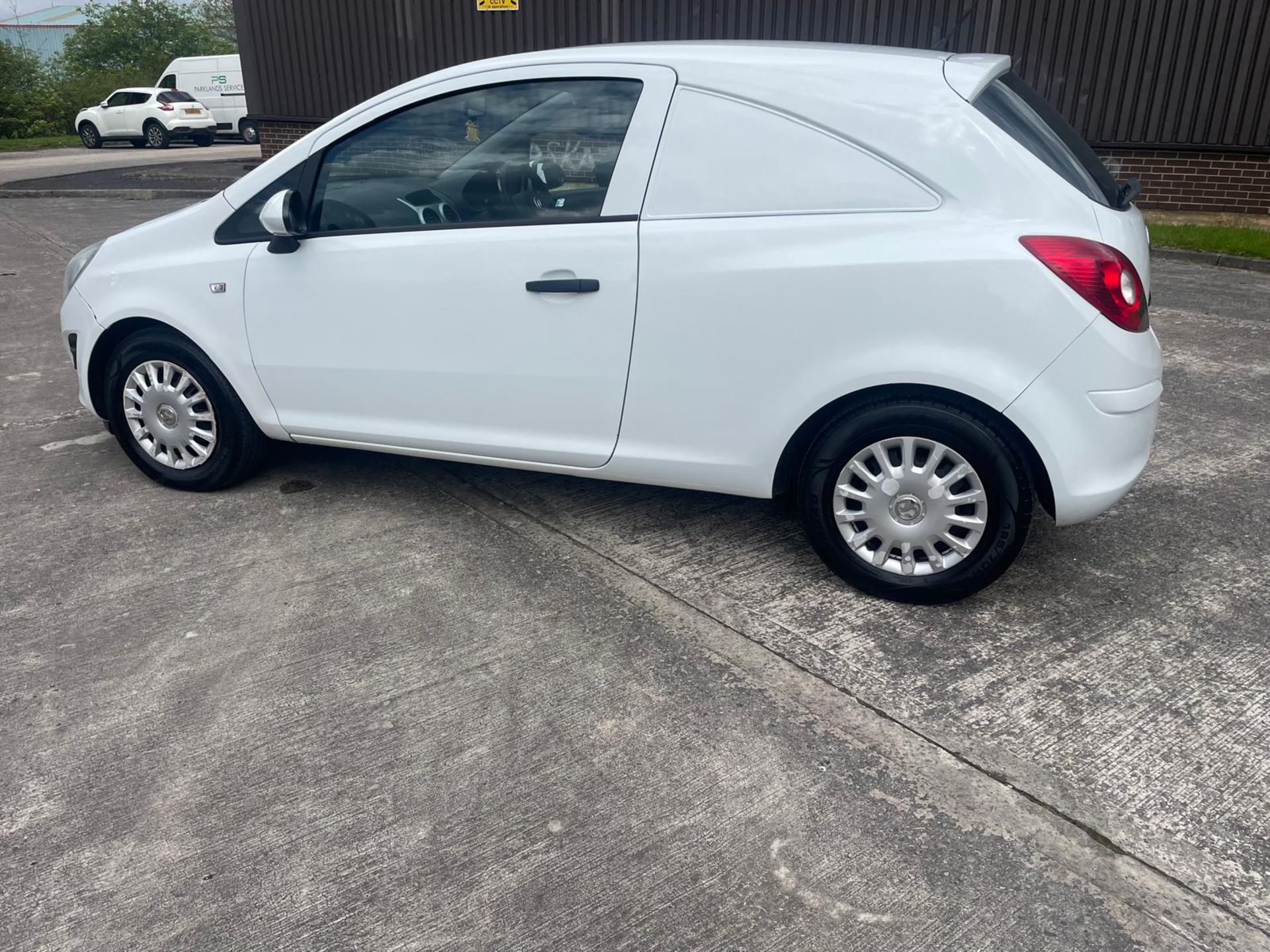 (2013/63) Vauxhall Corsa Van 1.3 CDTI, 100654 recorded miles - Image 4 of 9