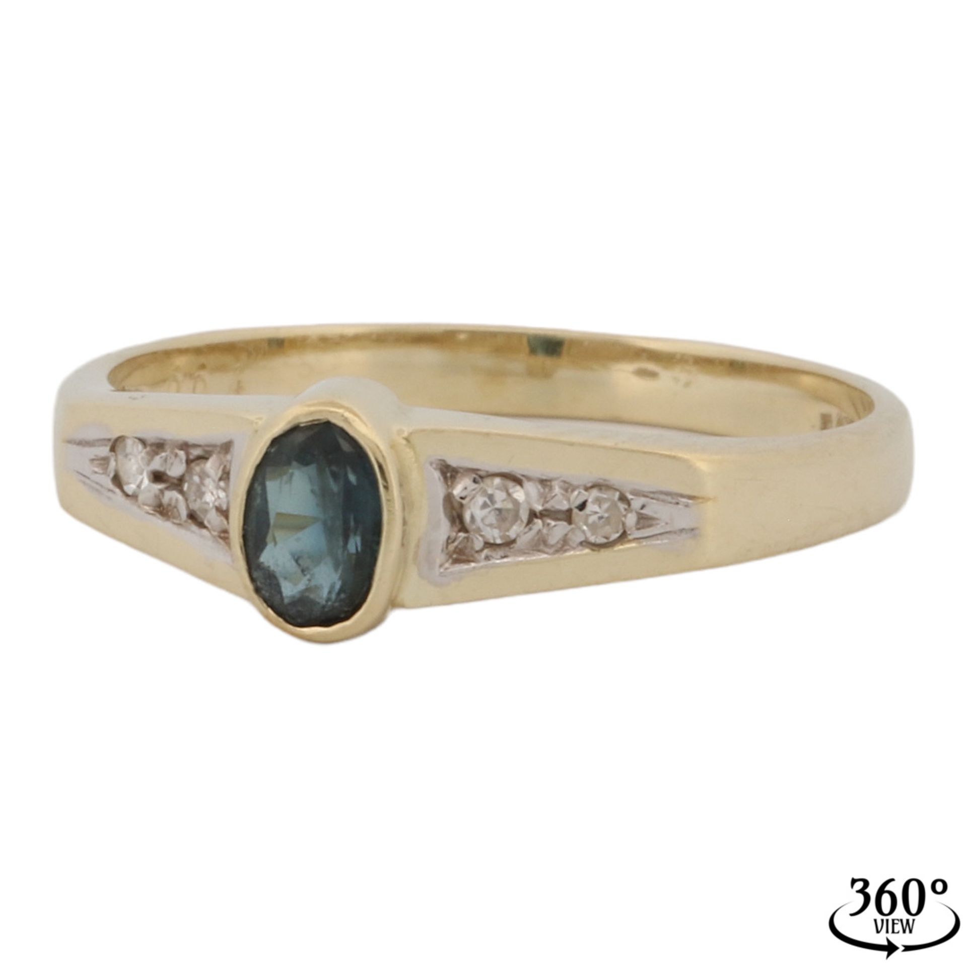 Zierlicher Ring mit Saphir und Diamanten