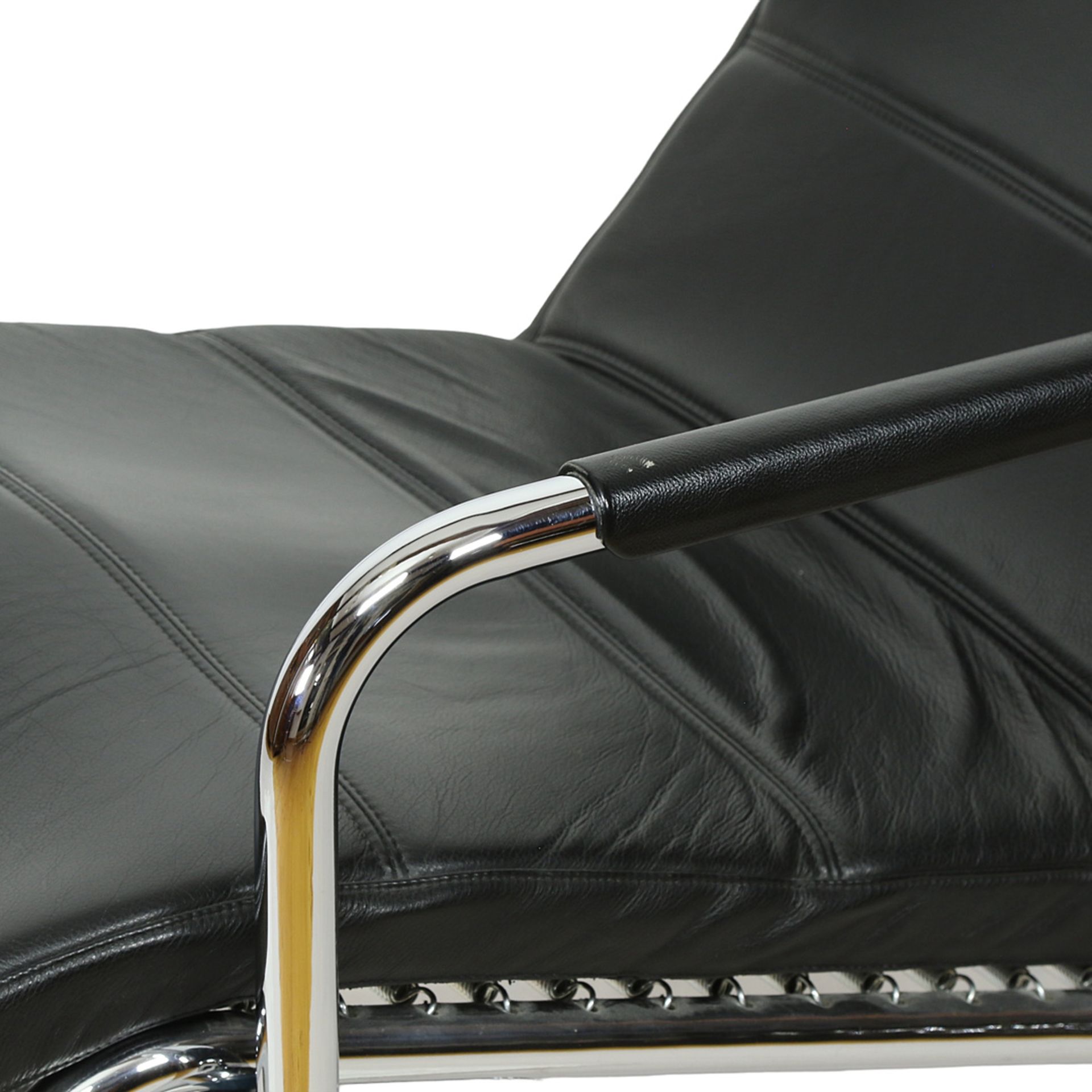 Chaiselongue mit Hocker, Stahl verchromt, schwarzer Lederbezug - Bild 6 aus 9