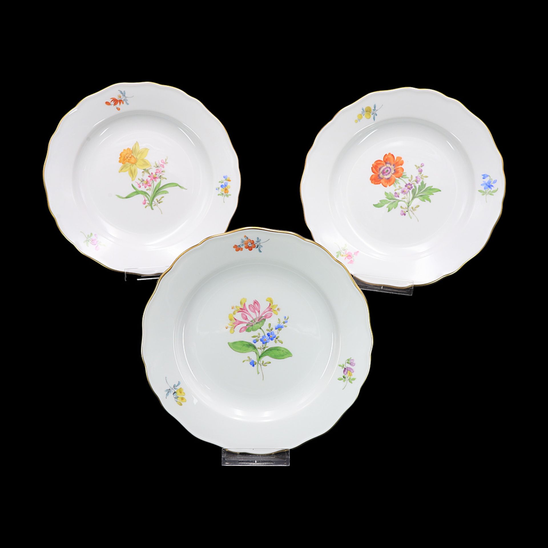 Six Meissen dessert/cake plates with flower painting   - Image 2 of 4
